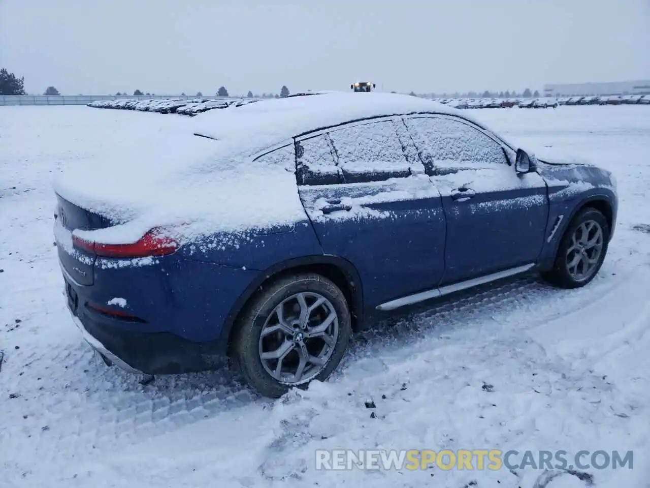 3 Photograph of a damaged car 5UX2V1C05L9B21958 BMW X4 2020