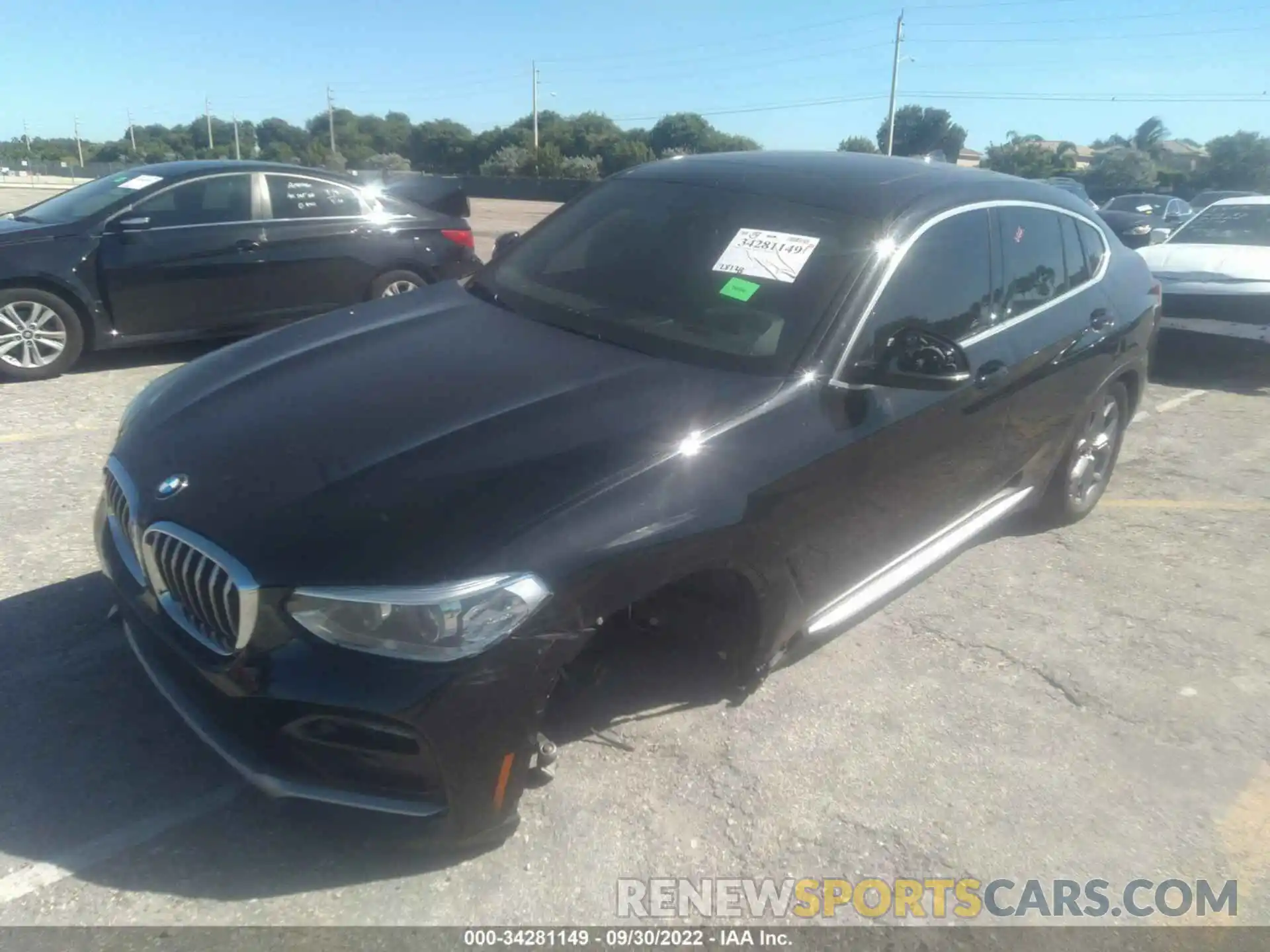 2 Photograph of a damaged car 5UX2V1C05L9B92223 BMW X4 2020