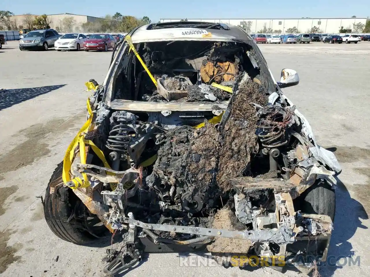 5 Photograph of a damaged car 5UX2V1C05LLE68001 BMW X4 2020