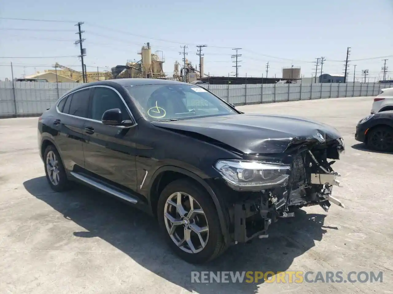 1 Photograph of a damaged car 5UX2V1C06L9B47372 BMW X4 2020