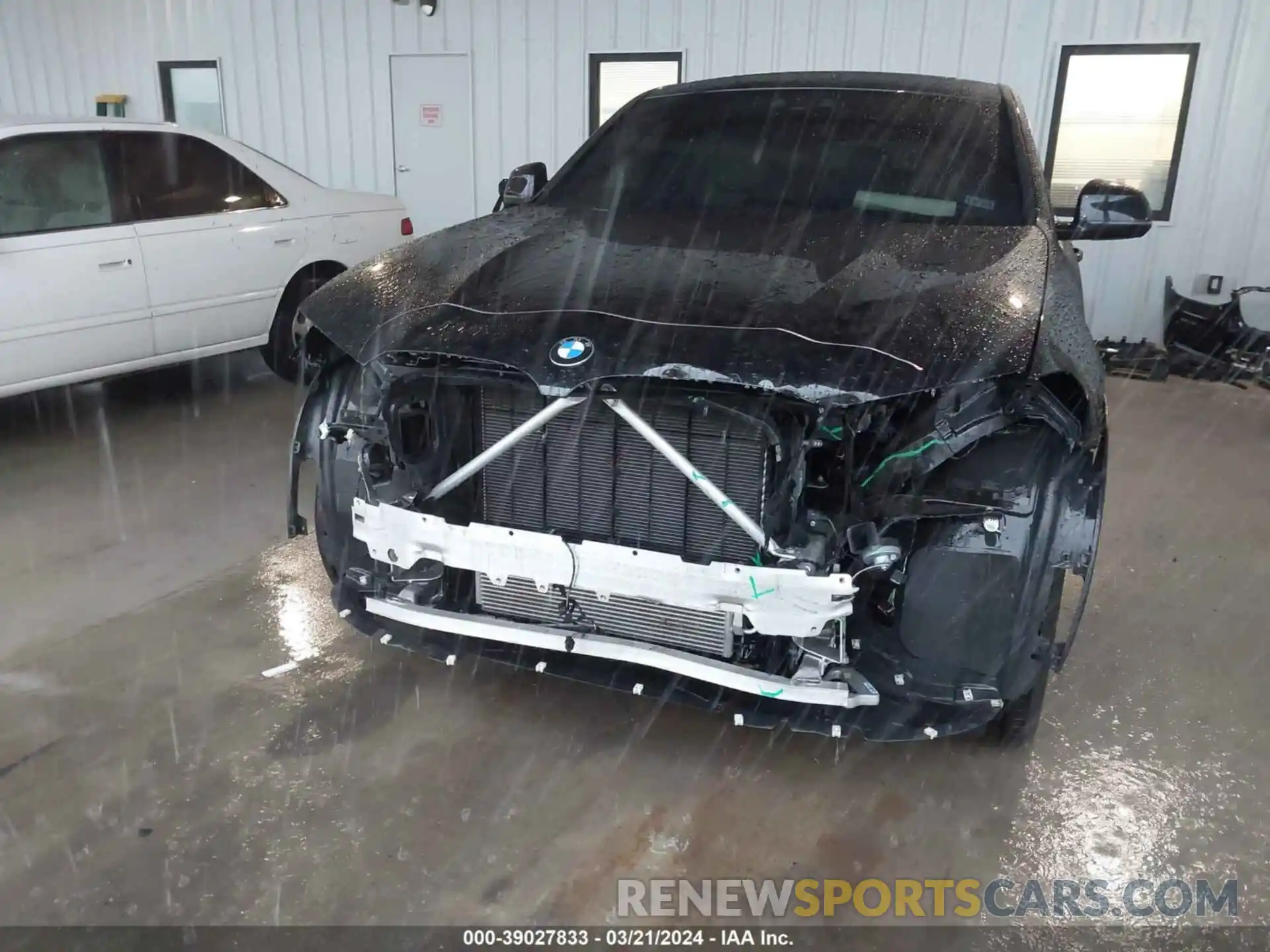 6 Photograph of a damaged car 5UX2V1C06L9C41400 BMW X4 2020