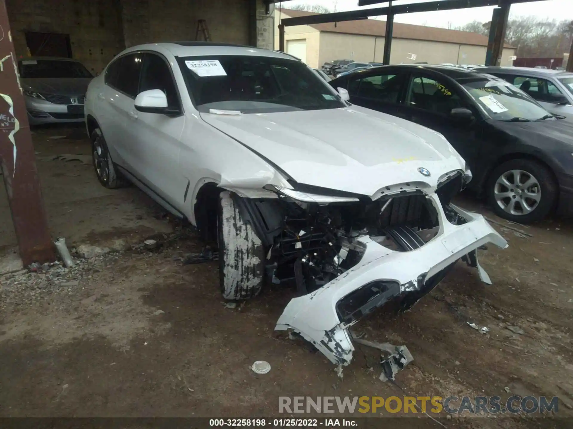 1 Photograph of a damaged car 5UX2V1C06L9C80682 BMW X4 2020