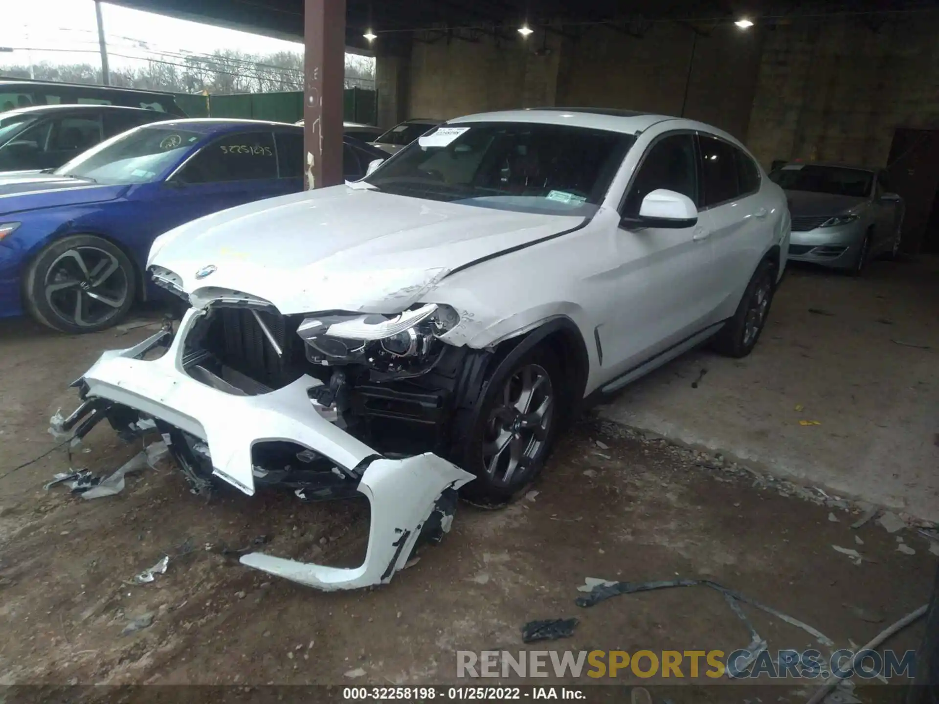 2 Photograph of a damaged car 5UX2V1C06L9C80682 BMW X4 2020