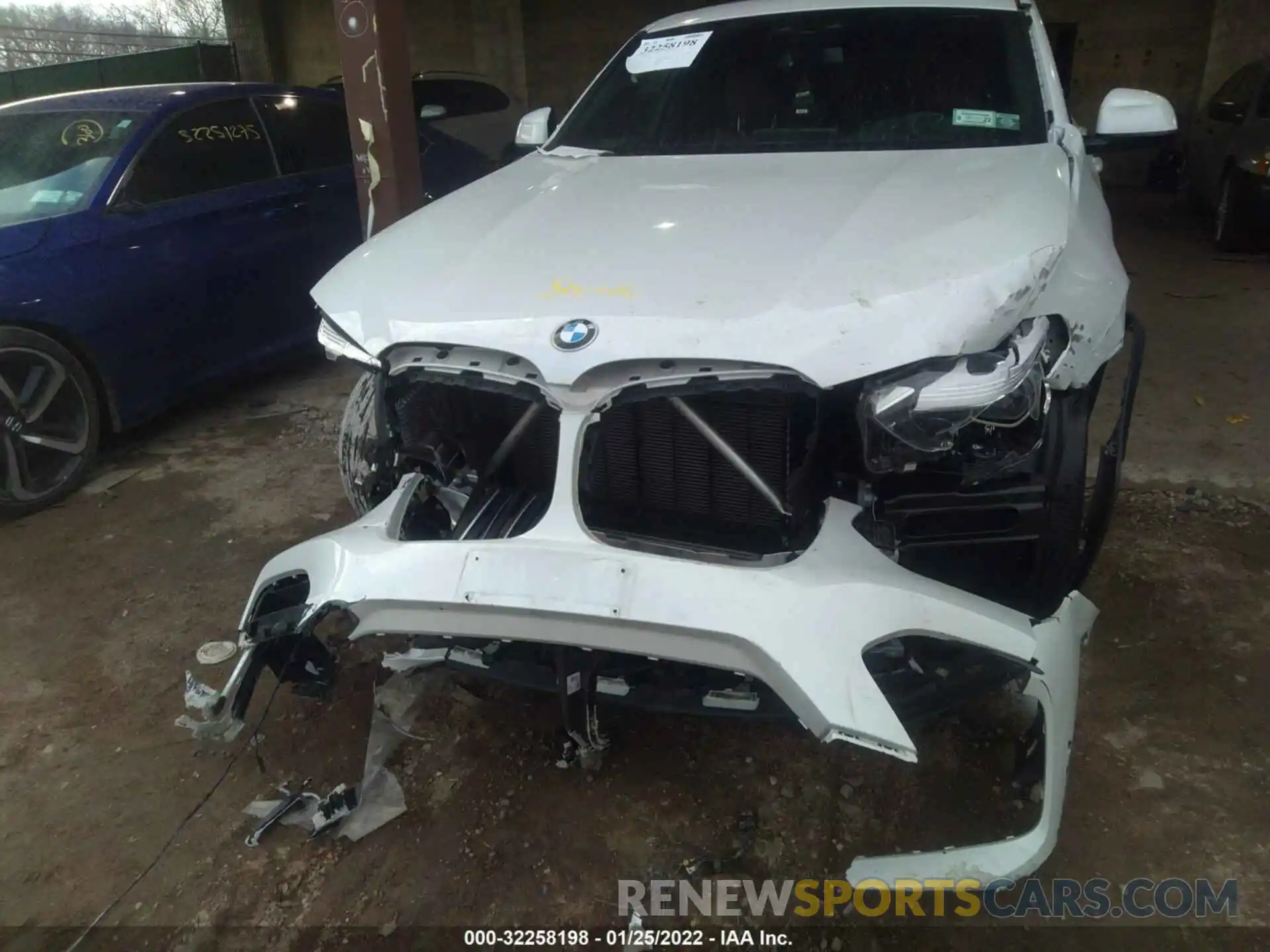 6 Photograph of a damaged car 5UX2V1C06L9C80682 BMW X4 2020