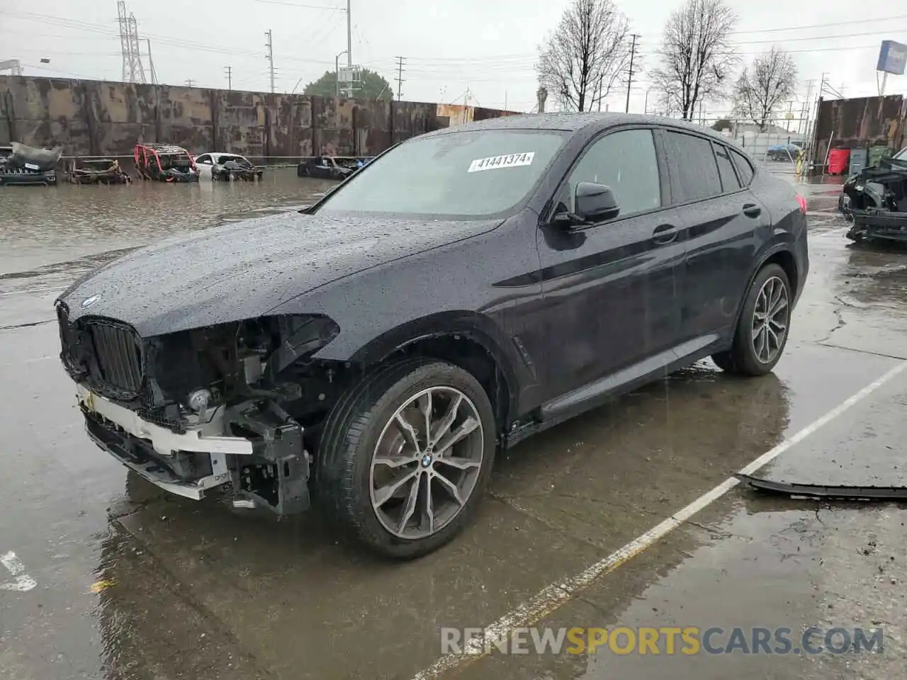 1 Photograph of a damaged car 5UX2V1C07L9B26675 BMW X4 2020