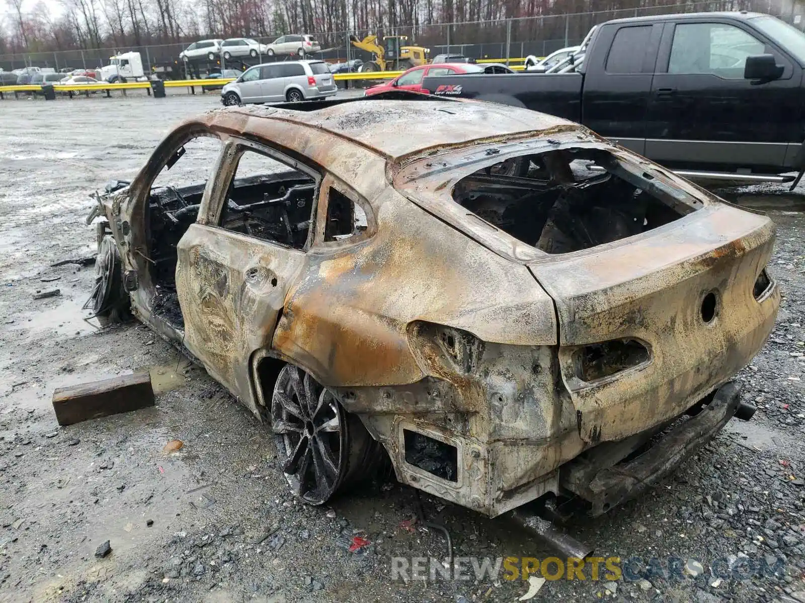 3 Photograph of a damaged car 5UX2V1C07L9B37448 BMW X4 2020