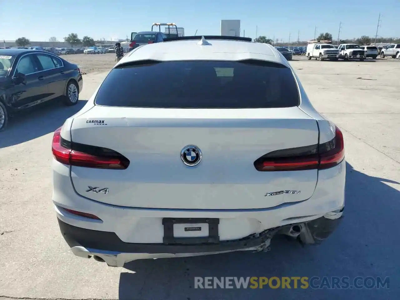 6 Photograph of a damaged car 5UX2V1C07L9B65010 BMW X4 2020