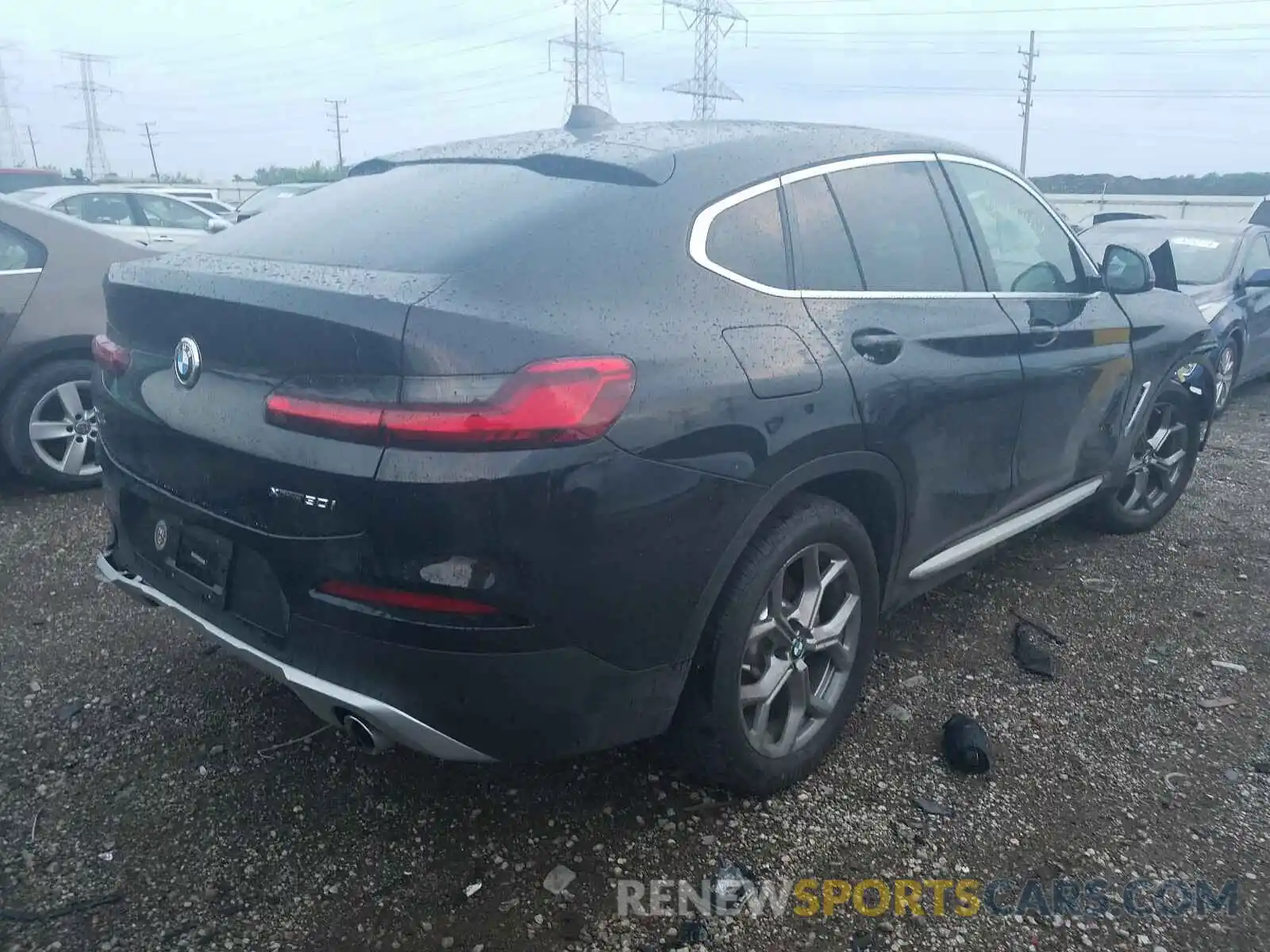 4 Photograph of a damaged car 5UX2V1C08LLE68106 BMW X4 2020