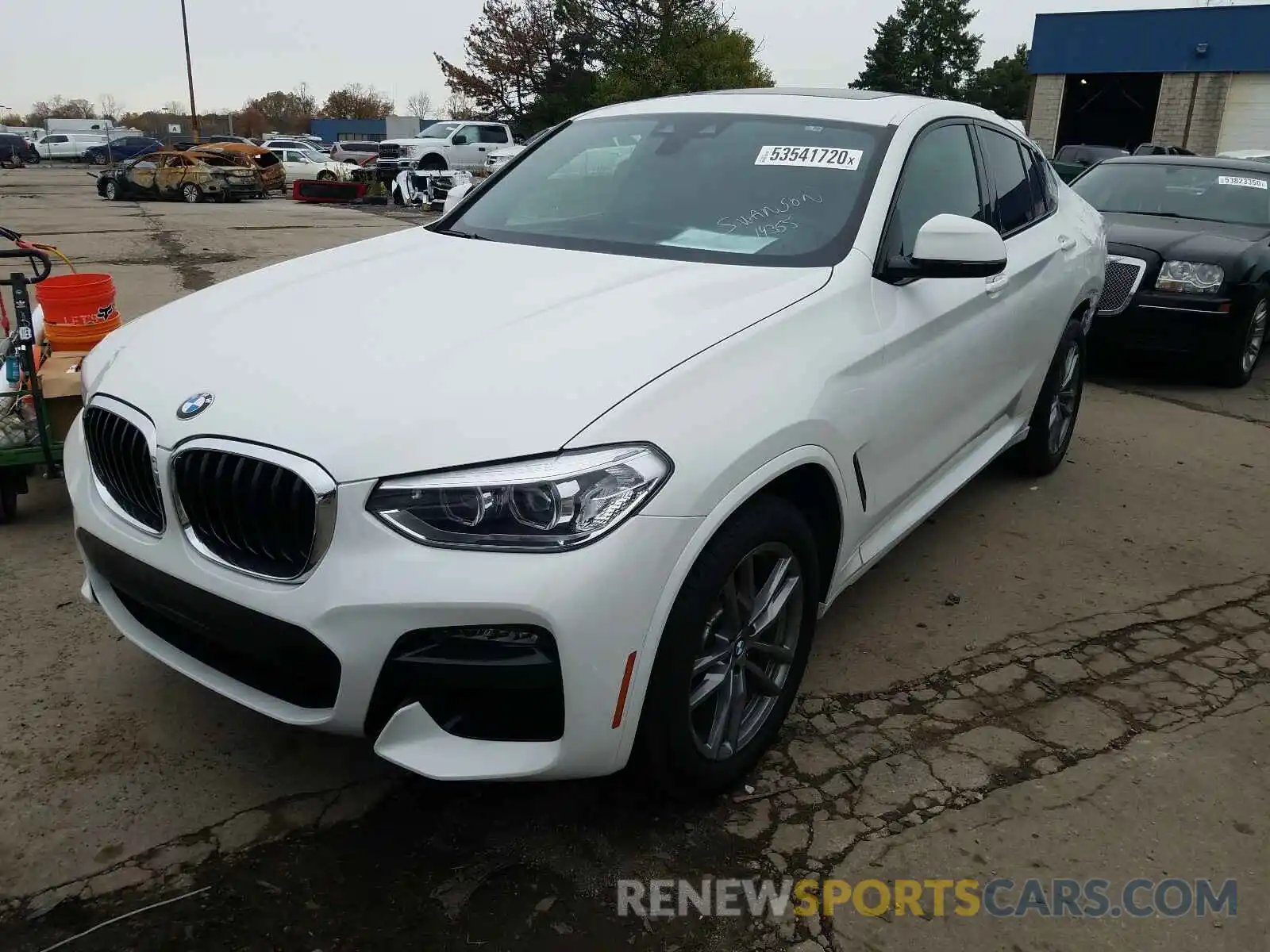 2 Photograph of a damaged car 5UX2V1C08LLE68137 BMW X4 2020