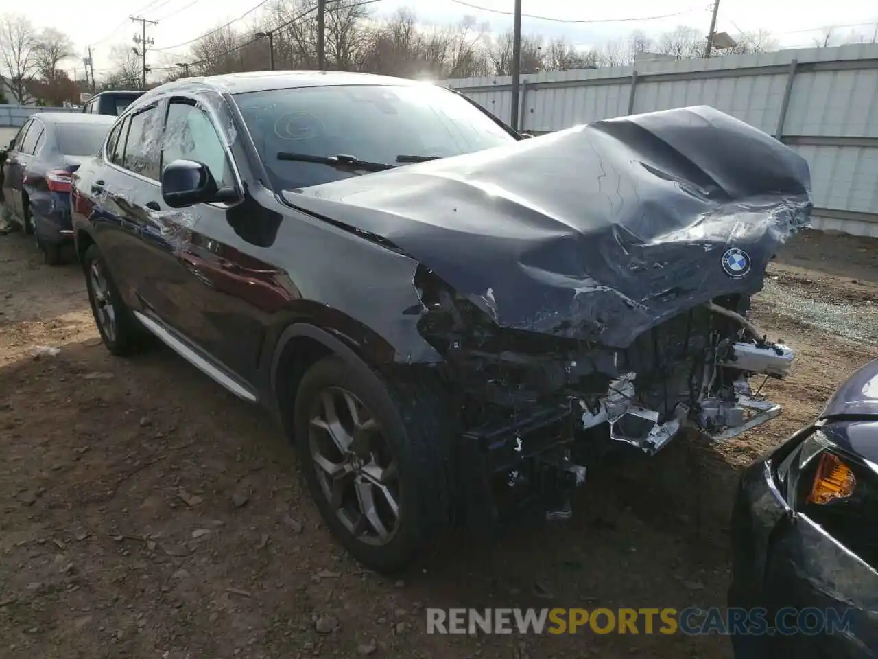 1 Photograph of a damaged car 5UX2V1C09L9B33921 BMW X4 2020