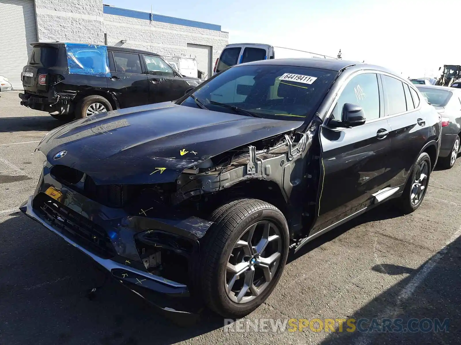 2 Photograph of a damaged car 5UX2V1C09L9B53649 BMW X4 2020