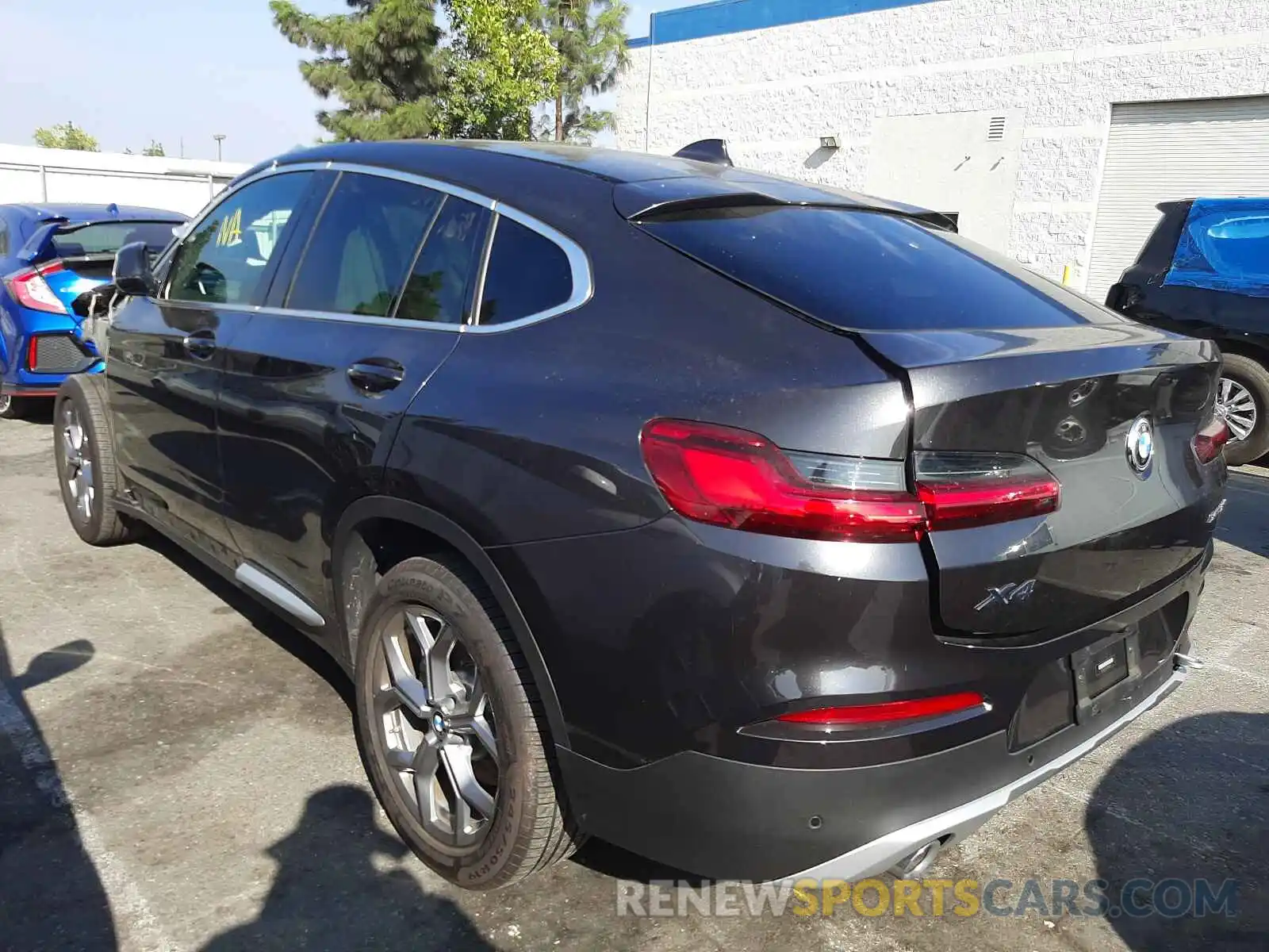 3 Photograph of a damaged car 5UX2V1C09L9B53649 BMW X4 2020