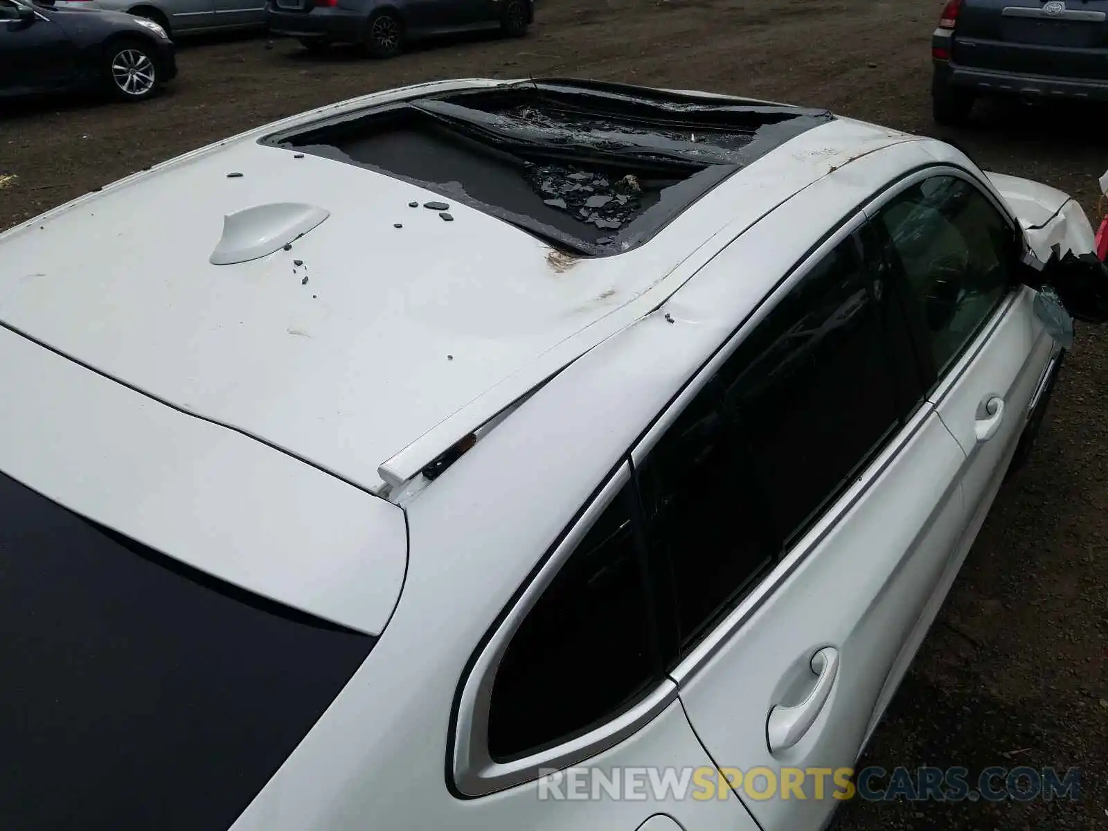 9 Photograph of a damaged car 5UX2V1C09L9B97540 BMW X4 2020