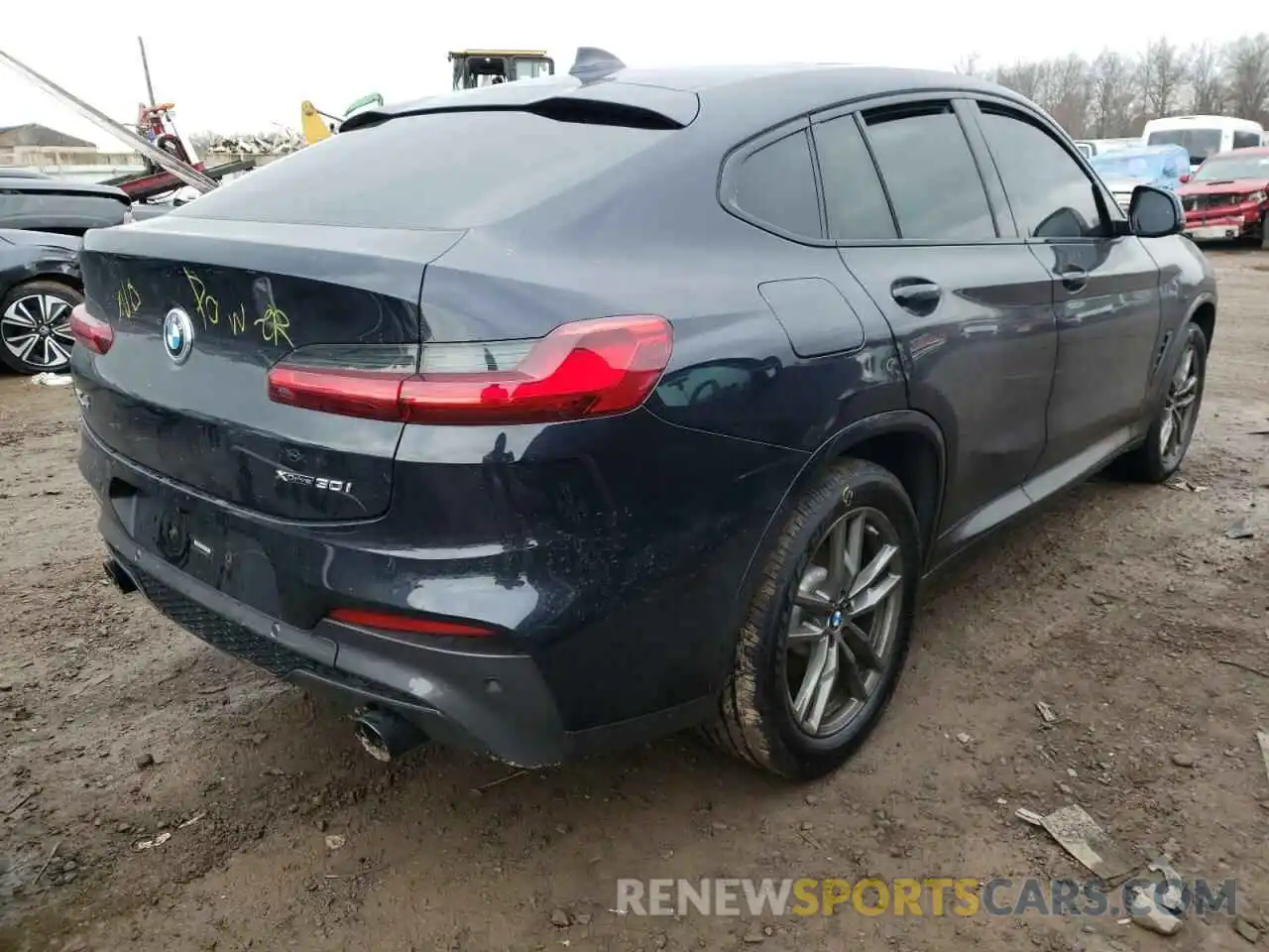 4 Photograph of a damaged car 5UX2V1C09L9C53279 BMW X4 2020