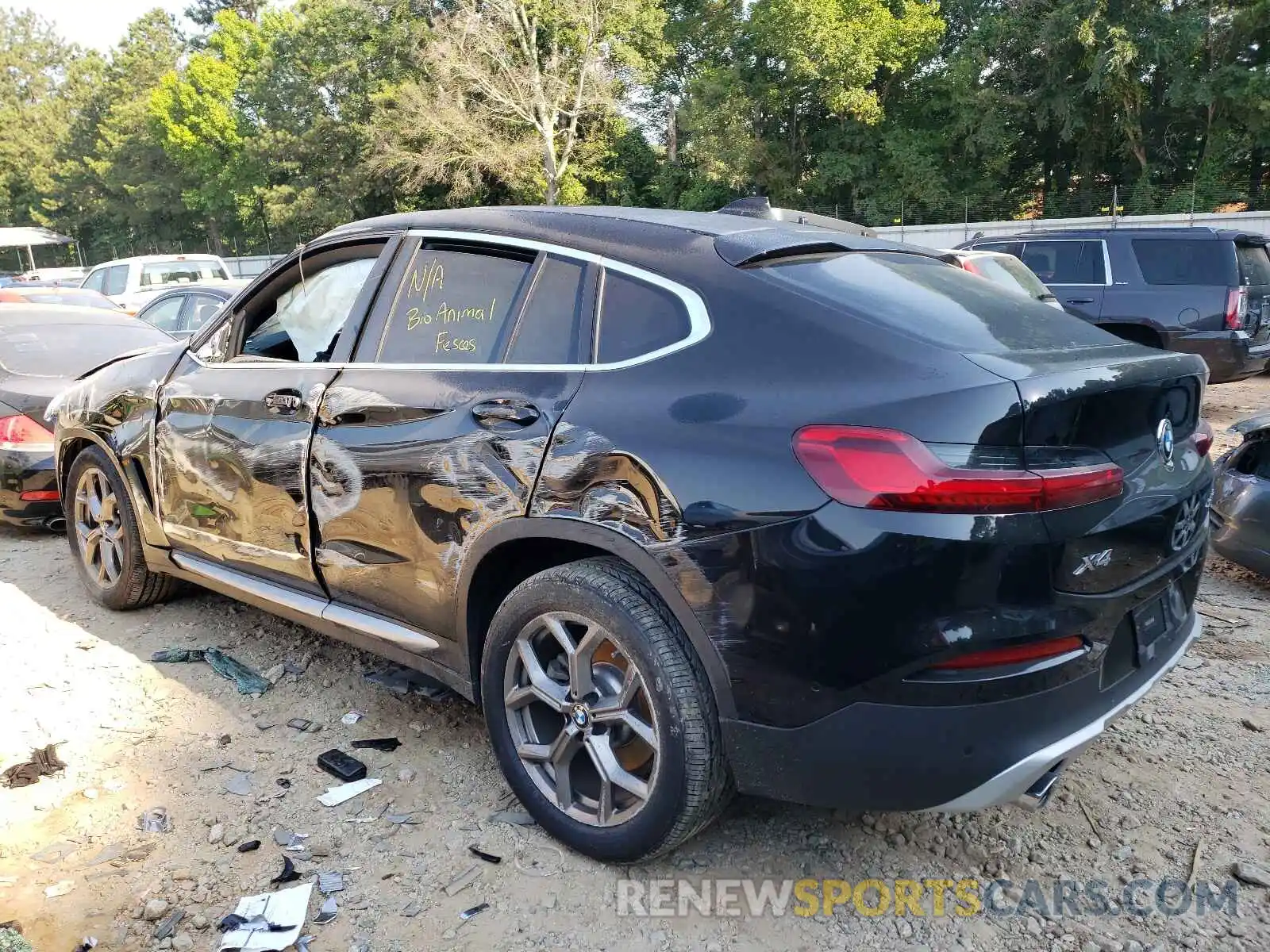 3 Photograph of a damaged car 5UX2V1C0XL9C09064 BMW X4 2020