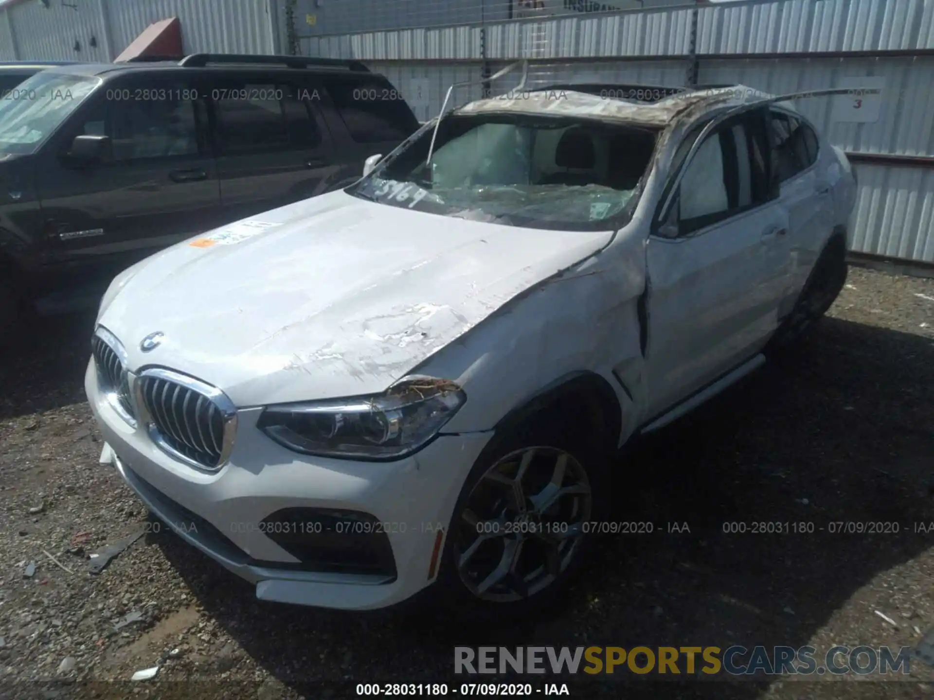 6 Photograph of a damaged car 5UX2V1C0XLLE67443 BMW X4 2020