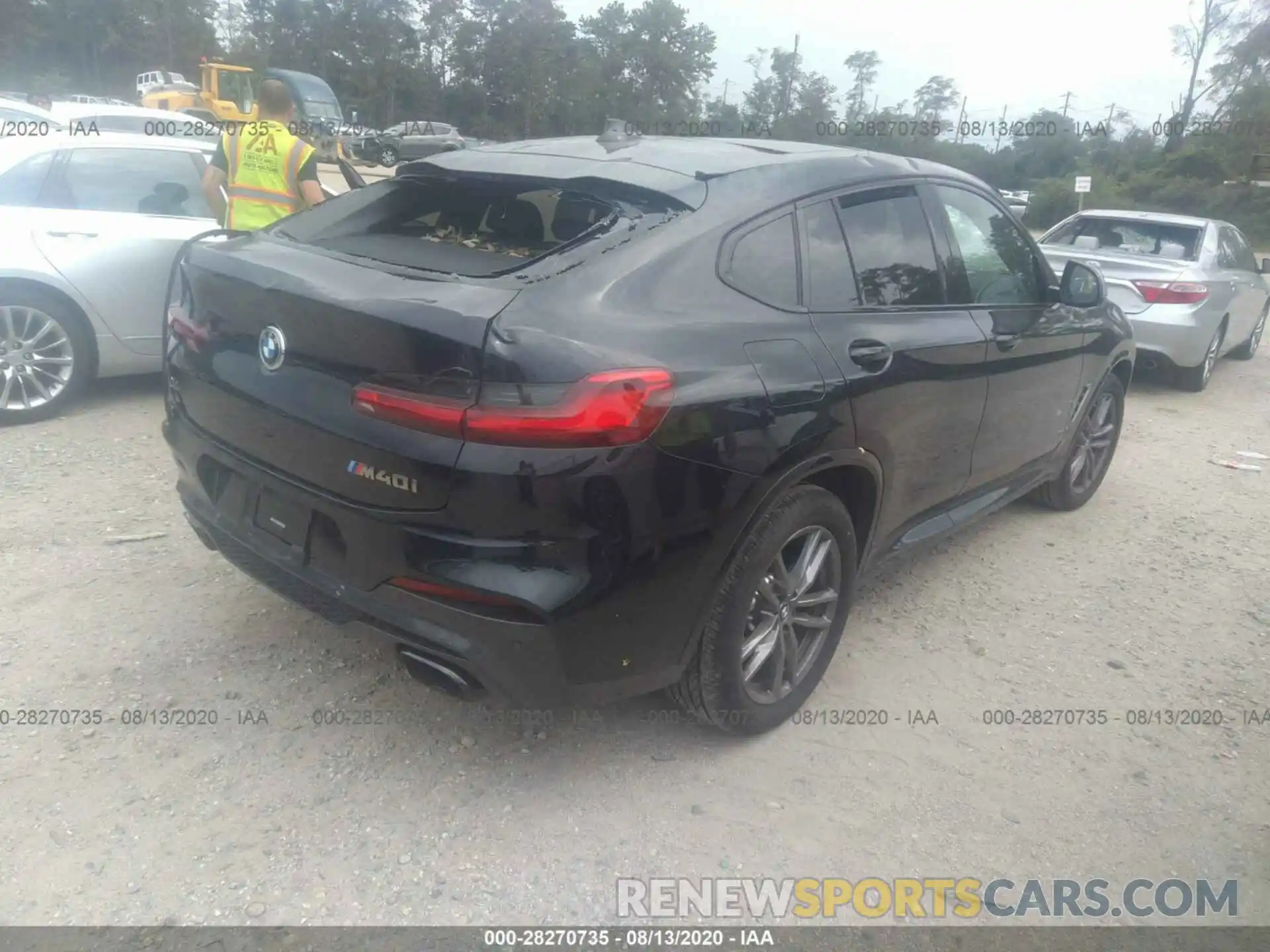 4 Photograph of a damaged car 5UX2V5C00L9C69300 BMW X4 2020