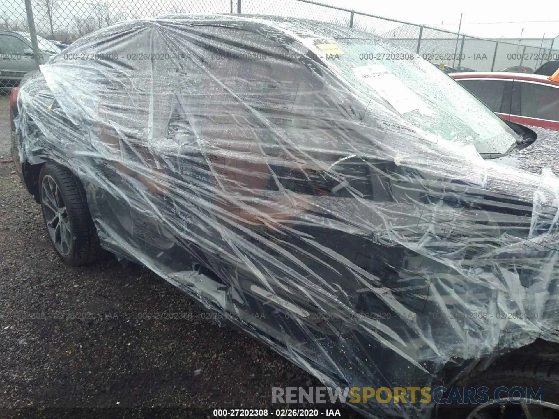 6 Photograph of a damaged car 5UX2V5C00LLE69211 BMW X4 2020