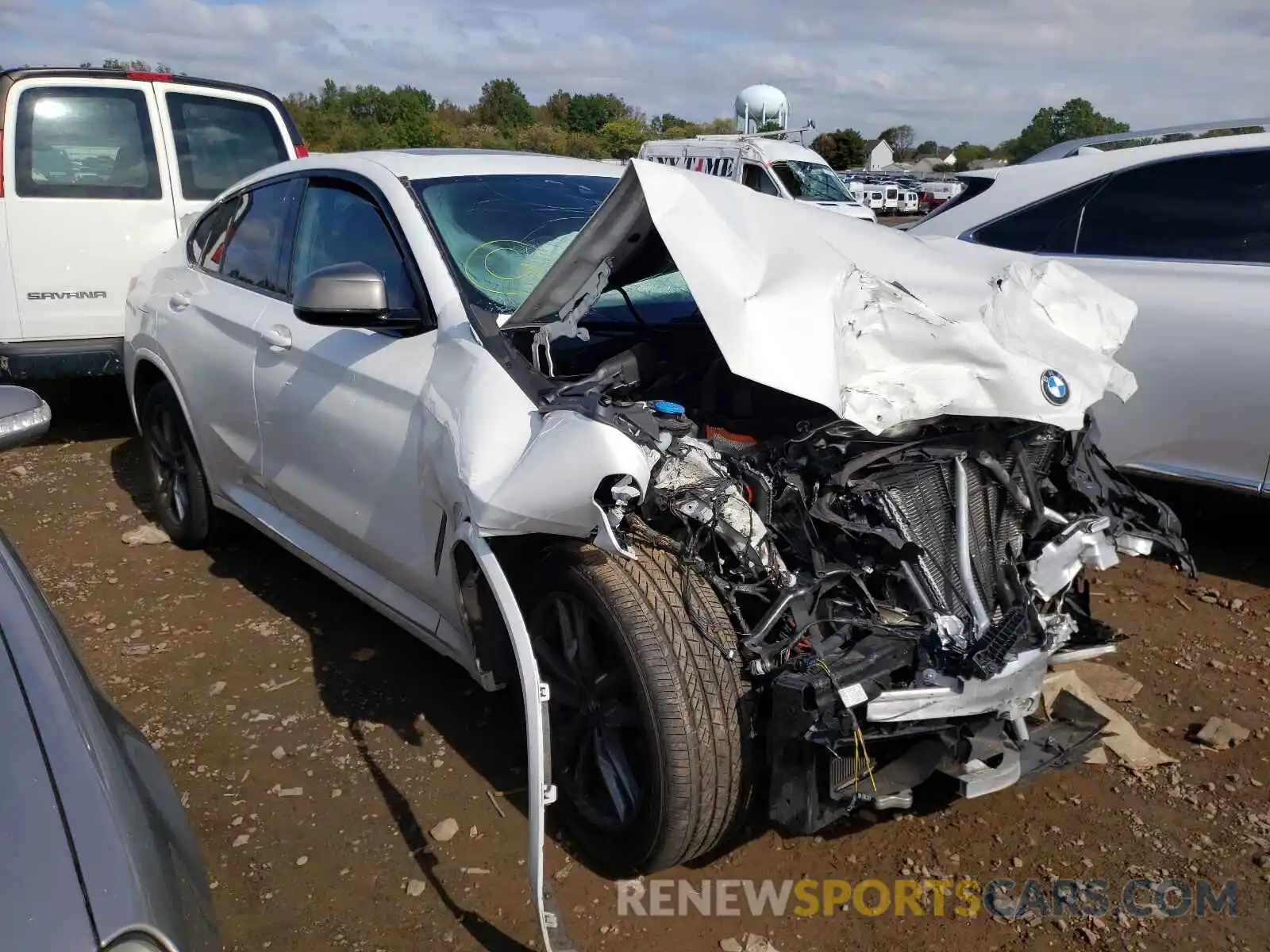 1 Photograph of a damaged car 5UX2V5C01L9B47495 BMW X4 2020