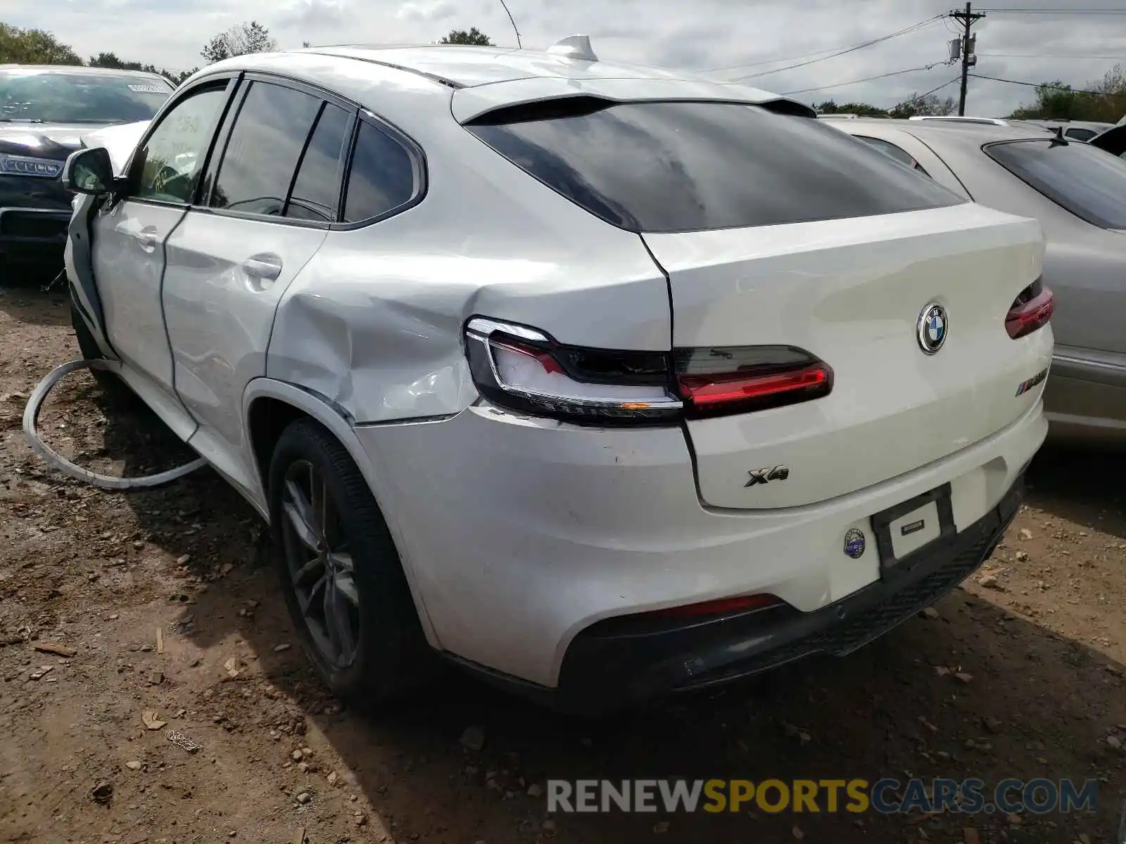 3 Photograph of a damaged car 5UX2V5C01L9B47495 BMW X4 2020