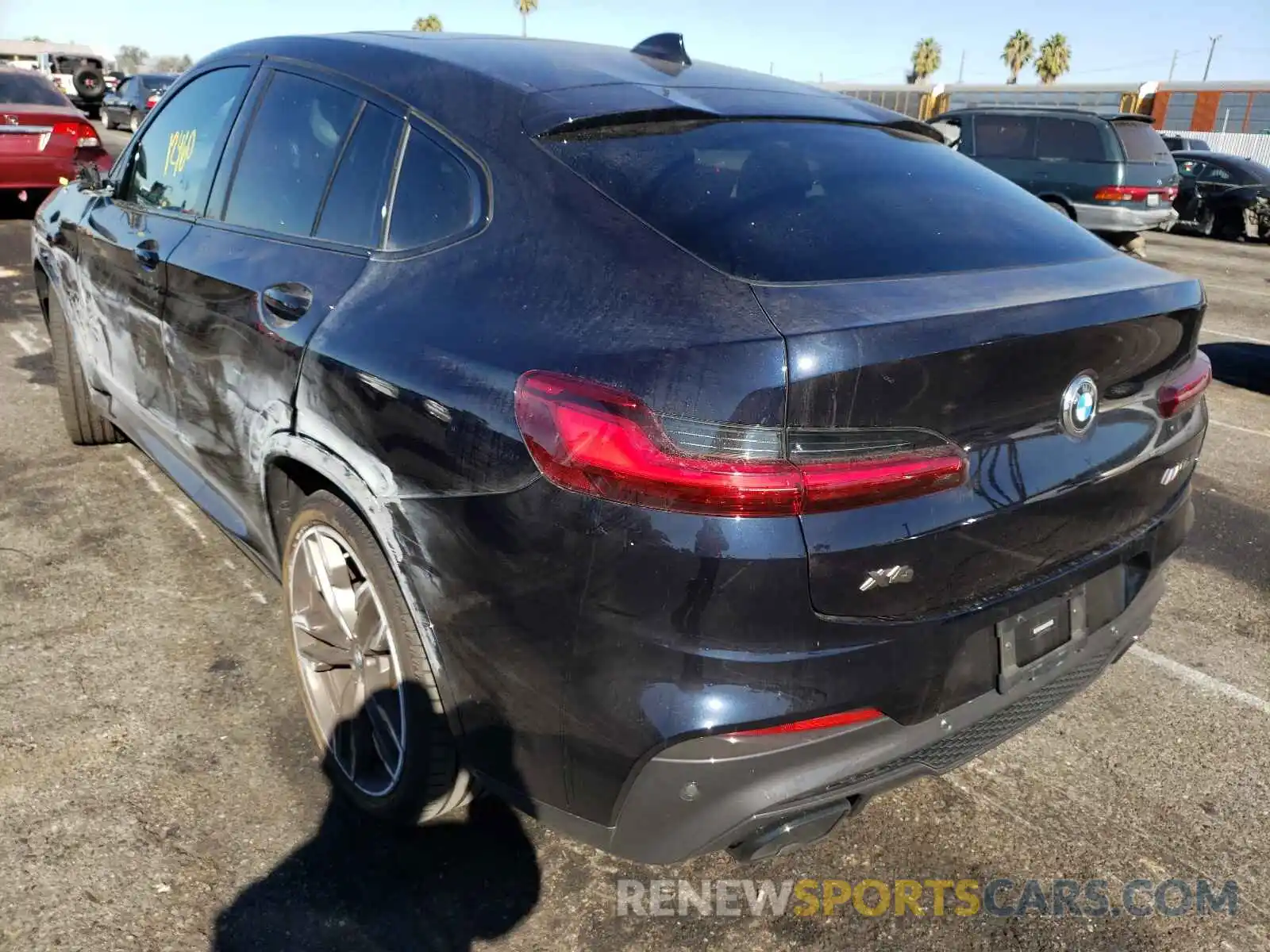 3 Photograph of a damaged car 5UX2V5C01L9B55192 BMW X4 2020