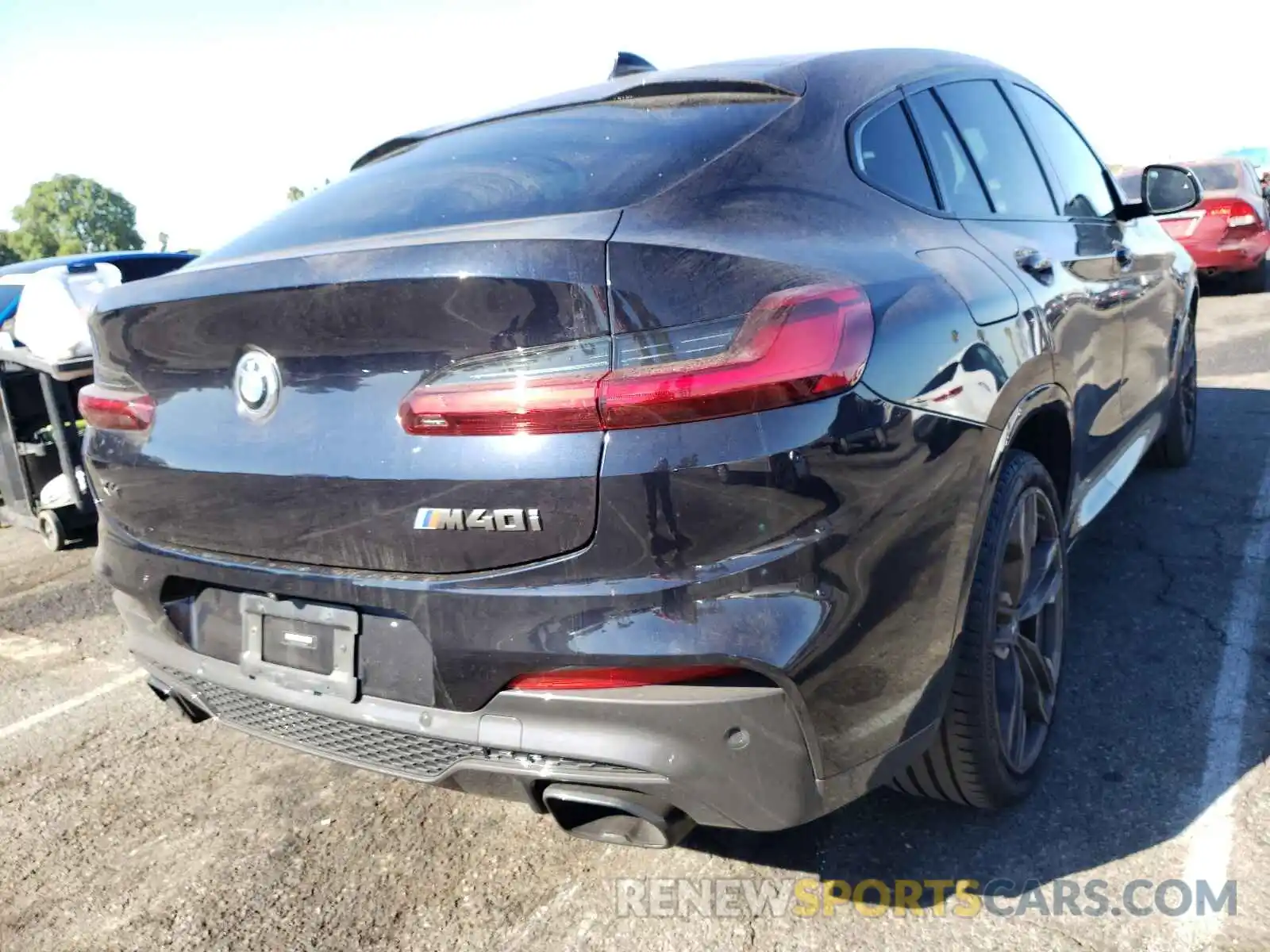 4 Photograph of a damaged car 5UX2V5C01L9B55192 BMW X4 2020