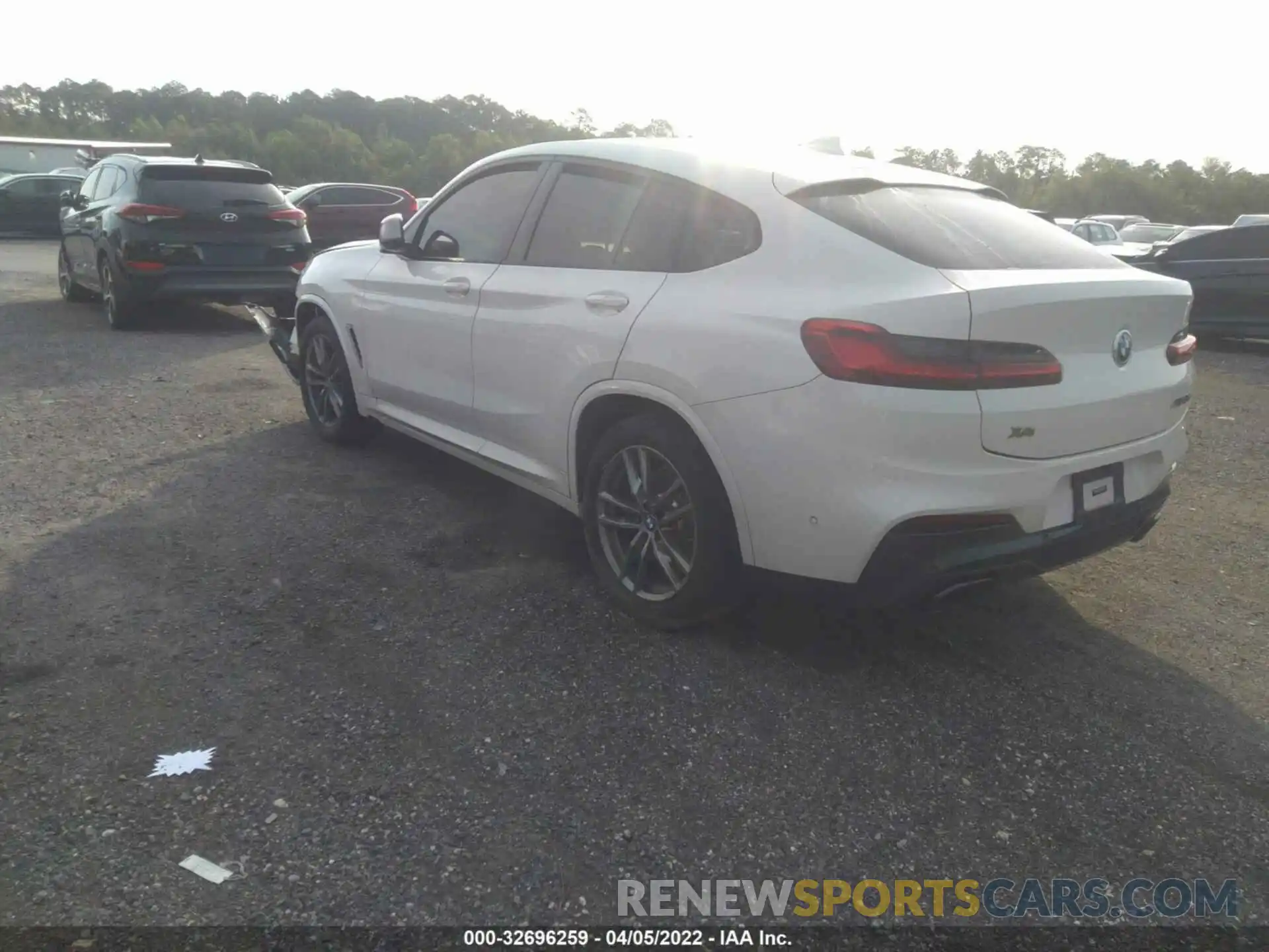 3 Photograph of a damaged car 5UX2V5C01L9D35059 BMW X4 2020