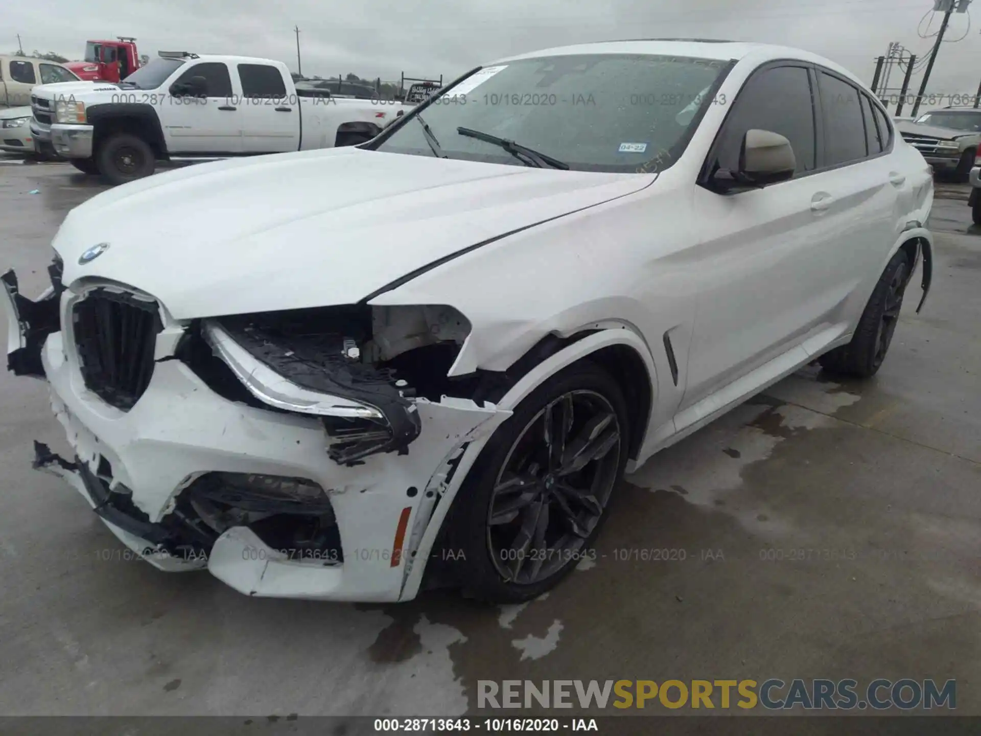2 Photograph of a damaged car 5UX2V5C03LLE69574 BMW X4 2020
