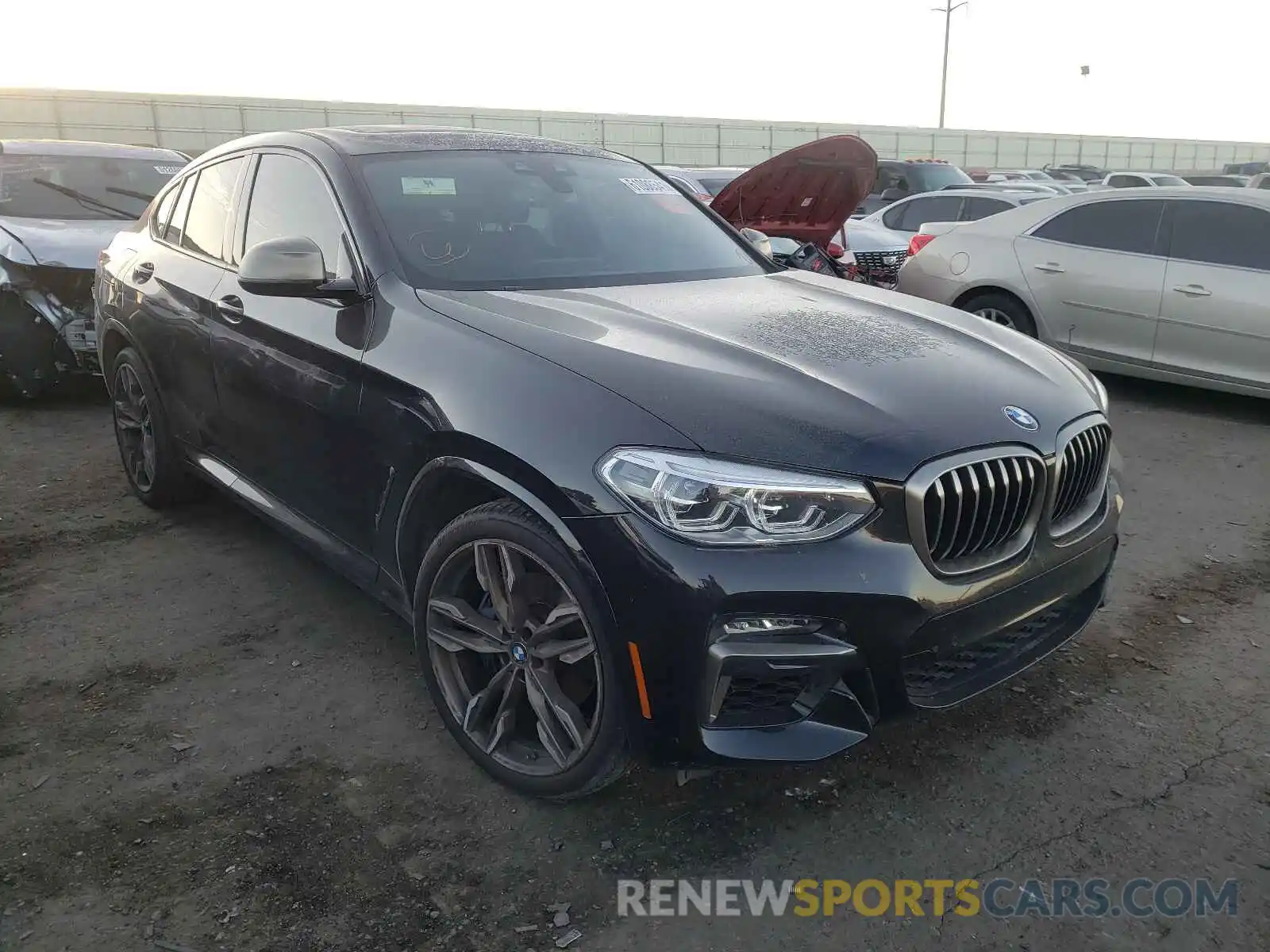 1 Photograph of a damaged car 5UX2V5C05L9D45710 BMW X4 2020