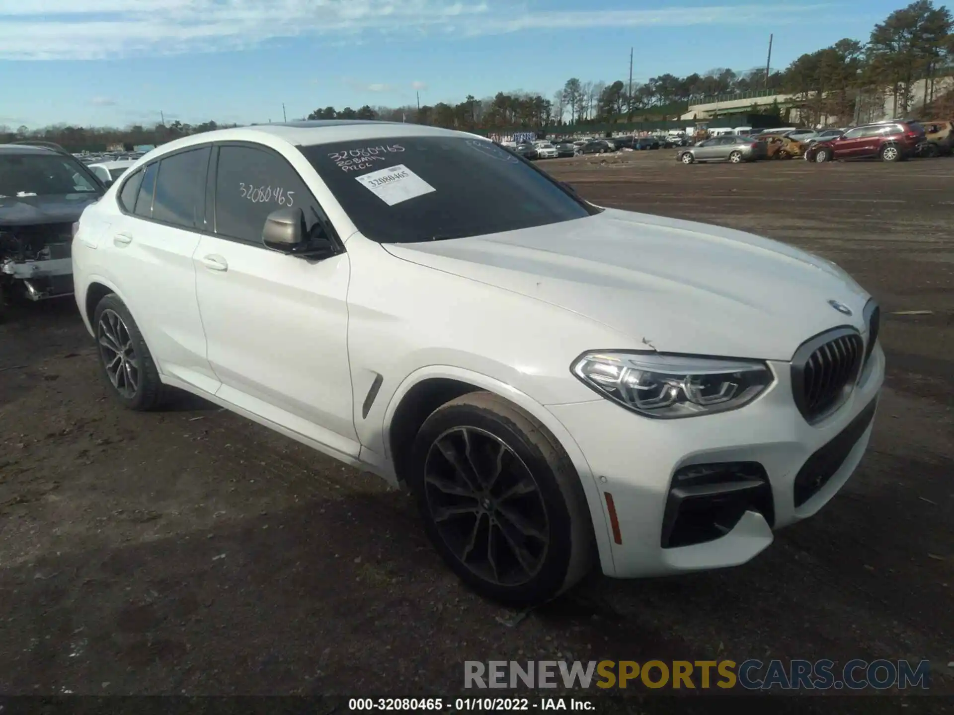 1 Photograph of a damaged car 5UX2V5C06L9B57617 BMW X4 2020