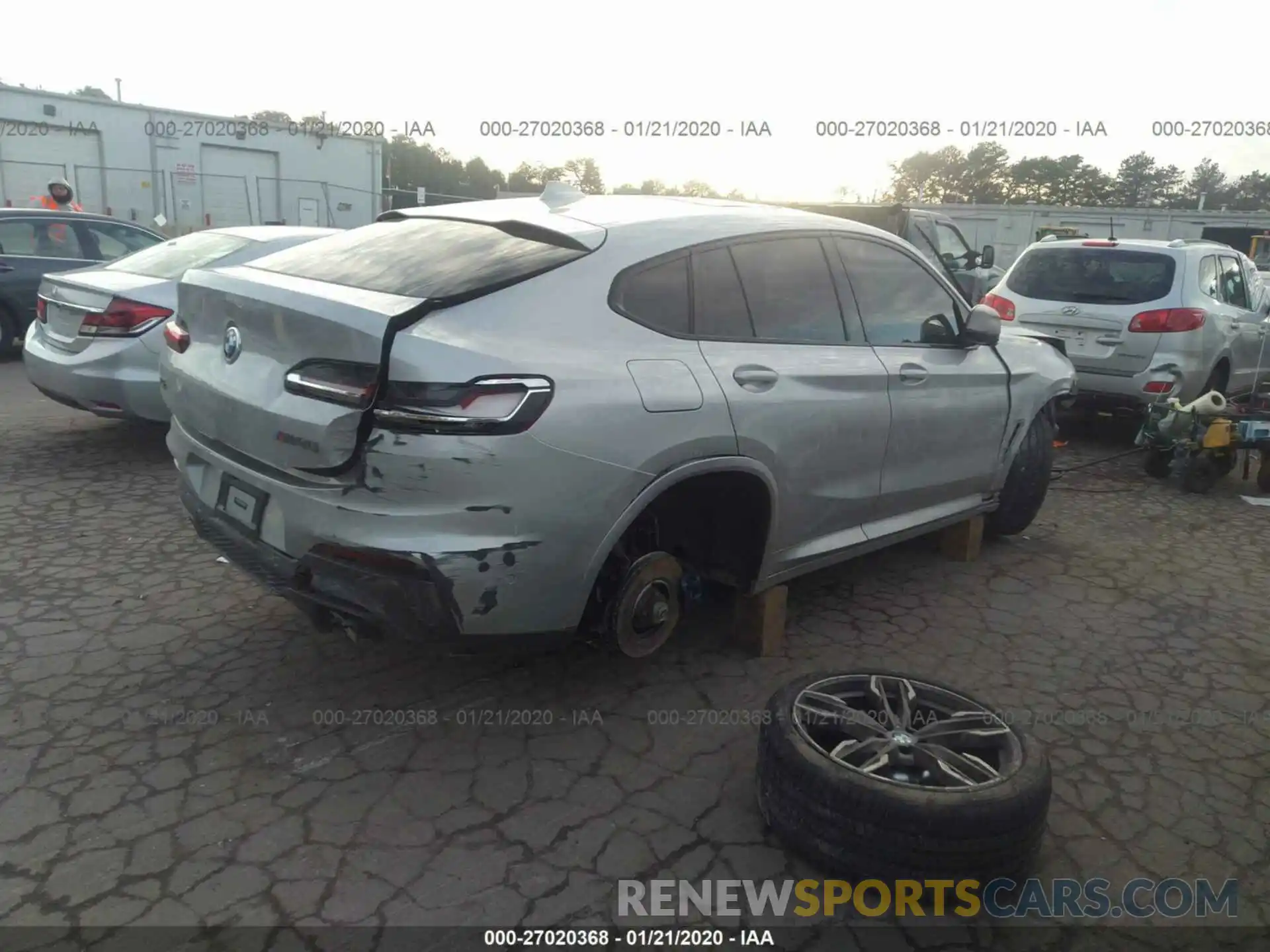 4 Photograph of a damaged car 5UX2V5C07L9B57478 BMW X4 2020