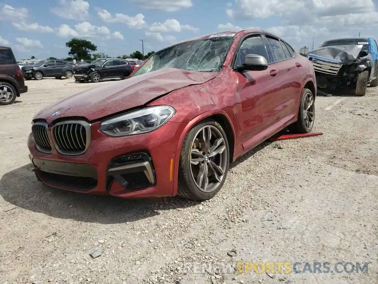 2 Photograph of a damaged car 5UX2V5C07LLE69433 BMW X4 2020