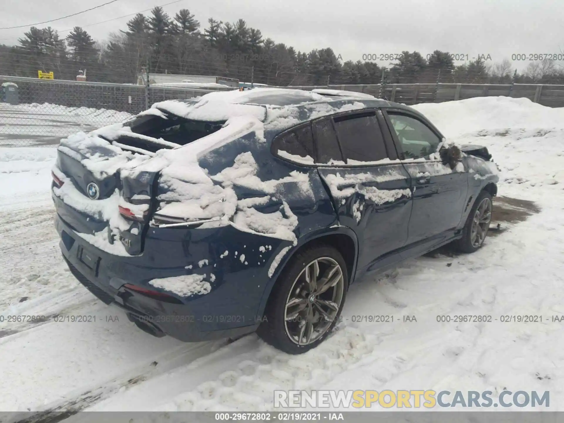 4 Photograph of a damaged car 5UX2V5C07LLE69545 BMW X4 2020