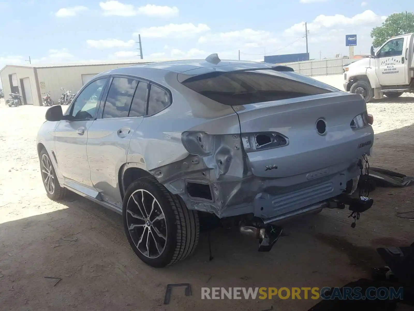 3 Photograph of a damaged car 5UX2V5C07LLE69688 BMW X4 2020