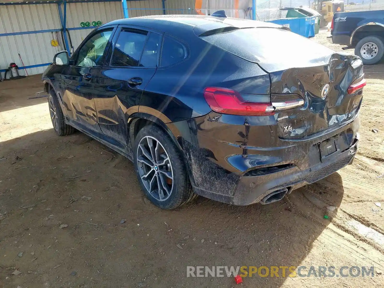3 Photograph of a damaged car 5UX2V5C08L9B63760 BMW X4 2020