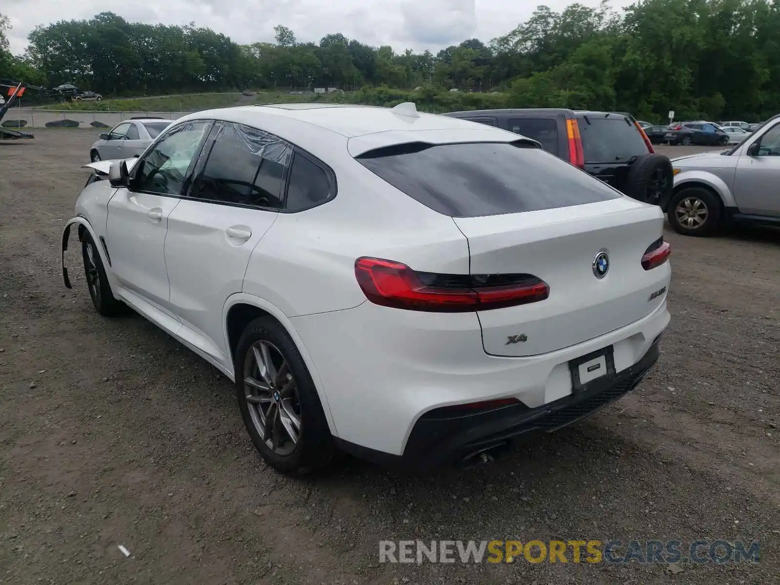 3 Photograph of a damaged car 5UX2V5C09L9B55277 BMW X4 2020