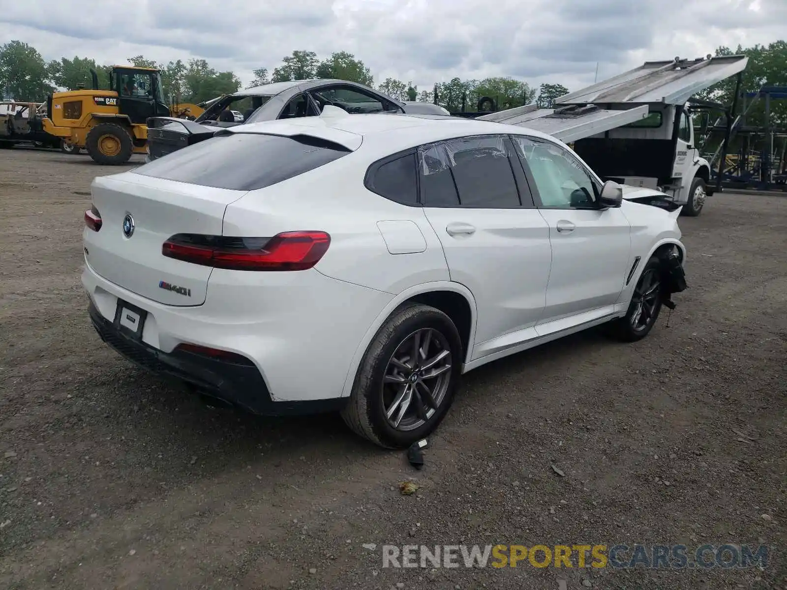 4 Photograph of a damaged car 5UX2V5C09L9B55277 BMW X4 2020