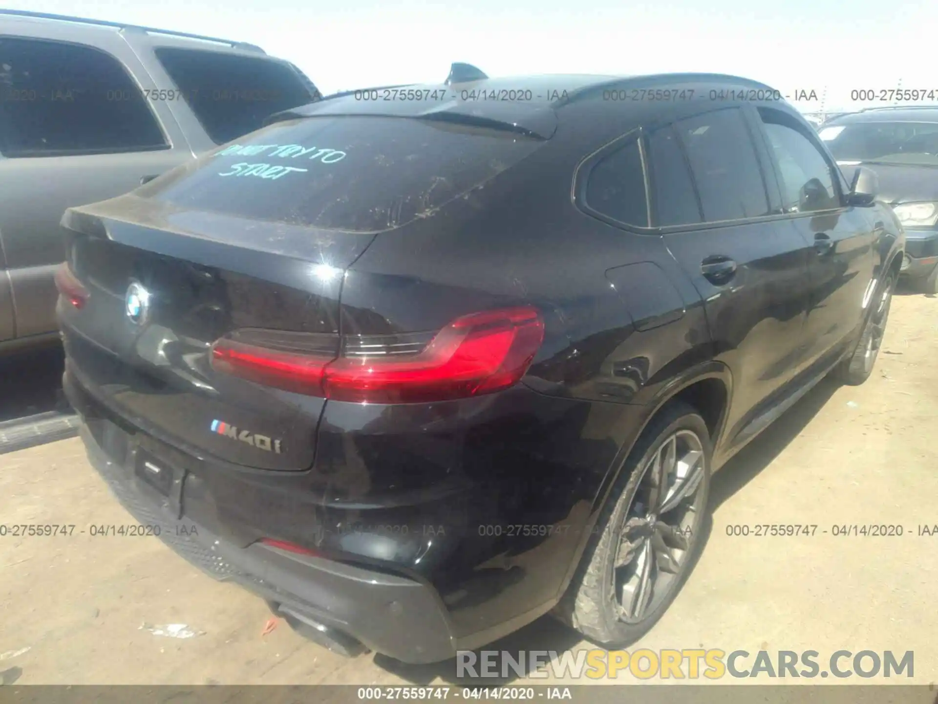 4 Photograph of a damaged car 5UX2V5C0XLLE69670 BMW X4 2020