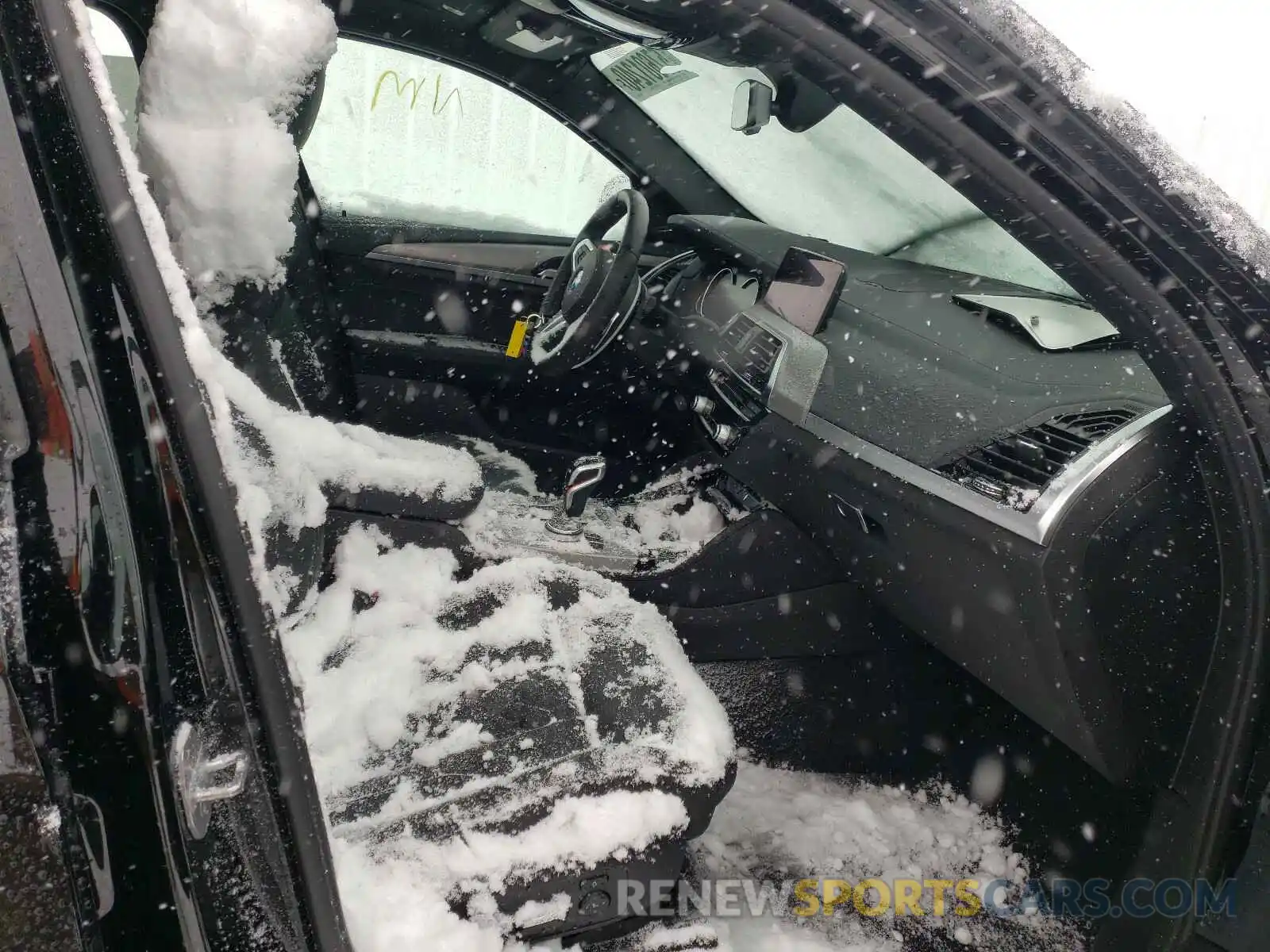 5 Photograph of a damaged car 5YMUJ0C03LLU67160 BMW X4 2020