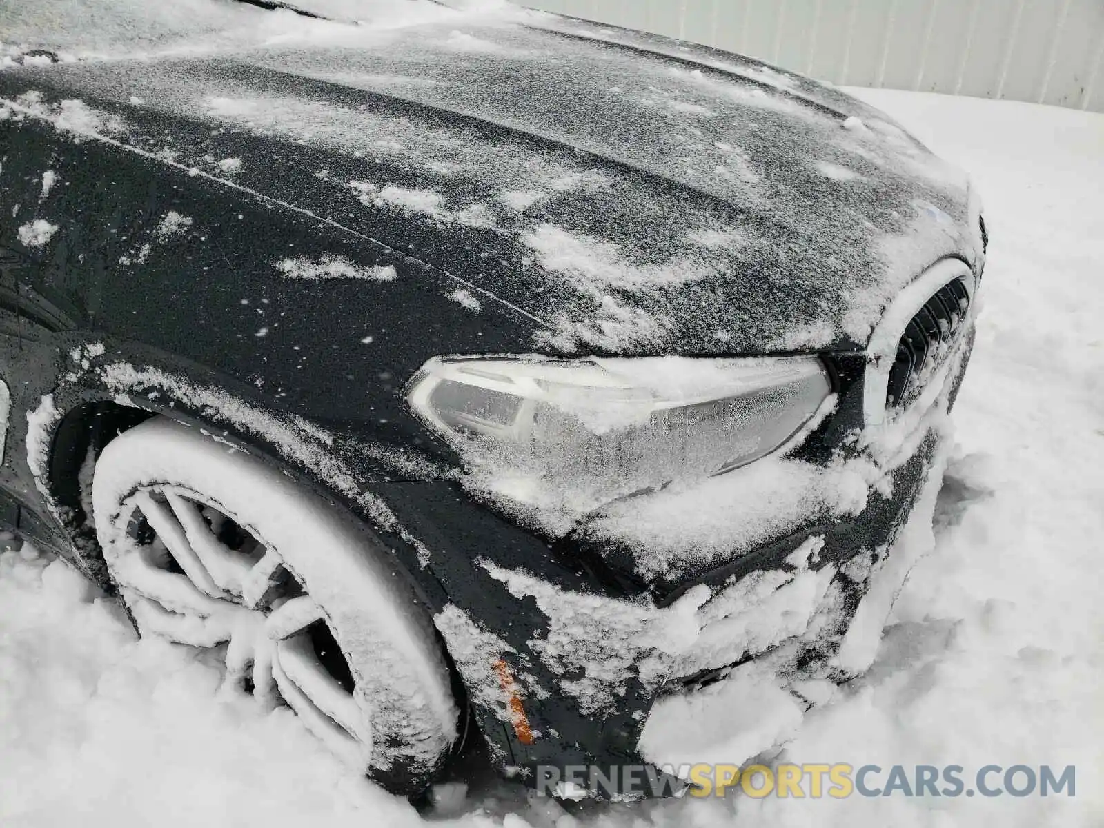9 Photograph of a damaged car 5YMUJ0C03LLU67160 BMW X4 2020