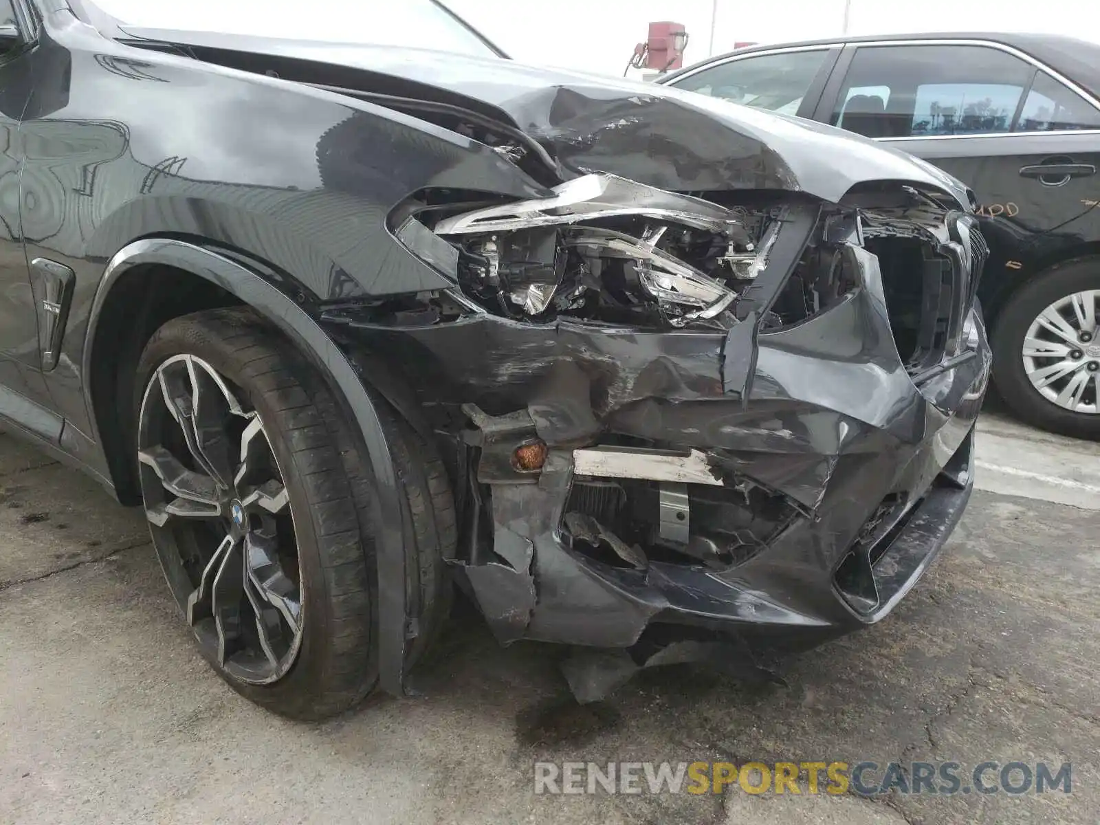 9 Photograph of a damaged car 5YMUJ0C04L9B76988 BMW X4 2020