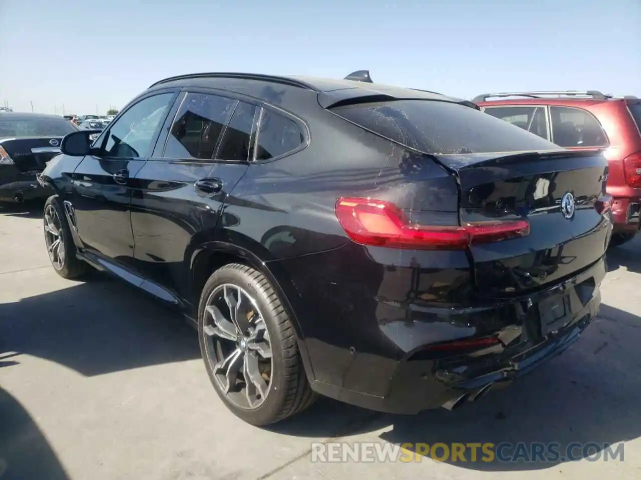 3 Photograph of a damaged car 5YMUJ0C04LLU67054 BMW X4 2020