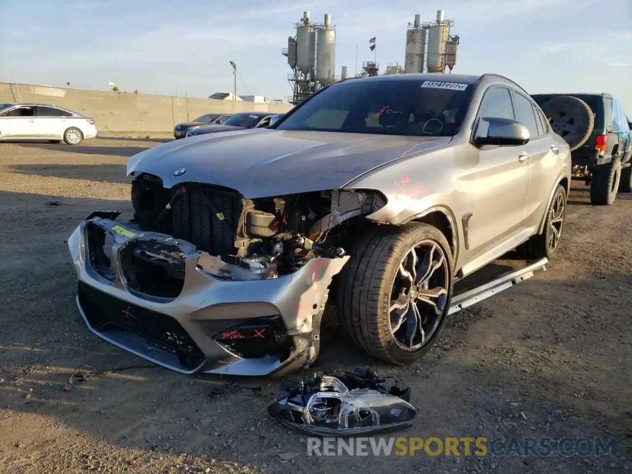 2 Photograph of a damaged car 5YMUJ0C06L9B53115 BMW X4 2020