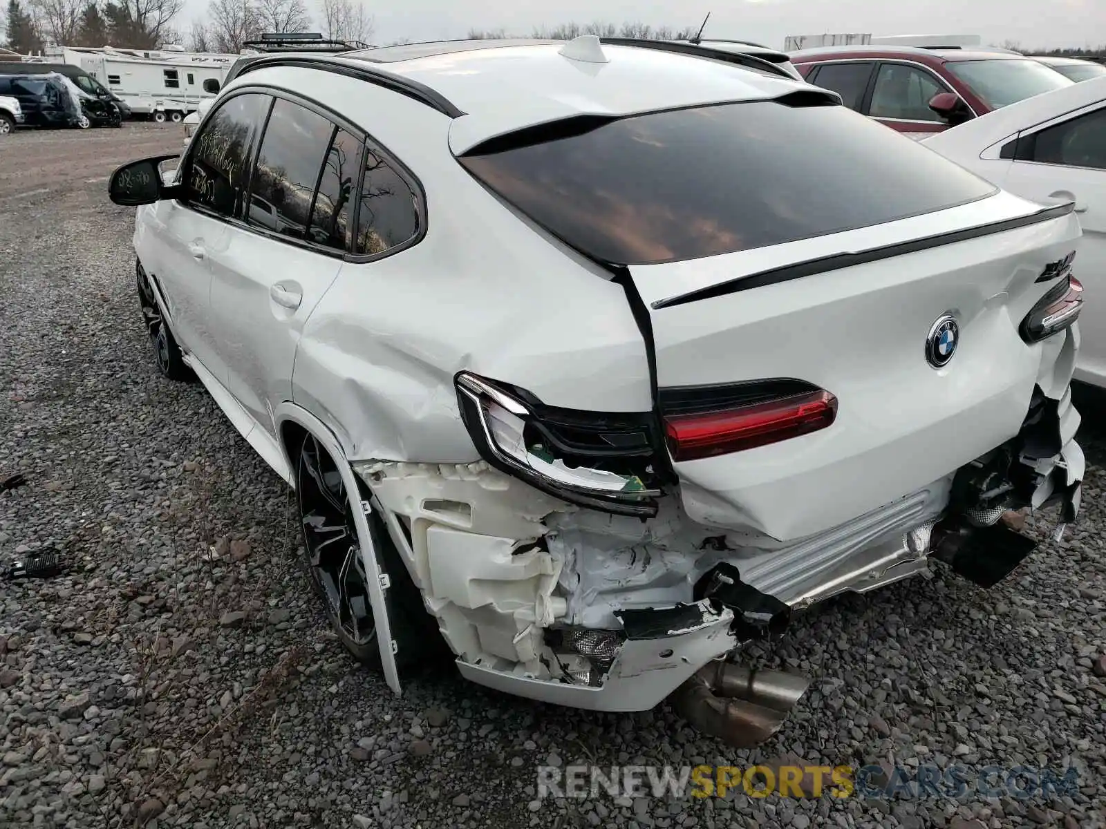 3 Photograph of a damaged car 5YMUJ0C06L9C53568 BMW X4 2020