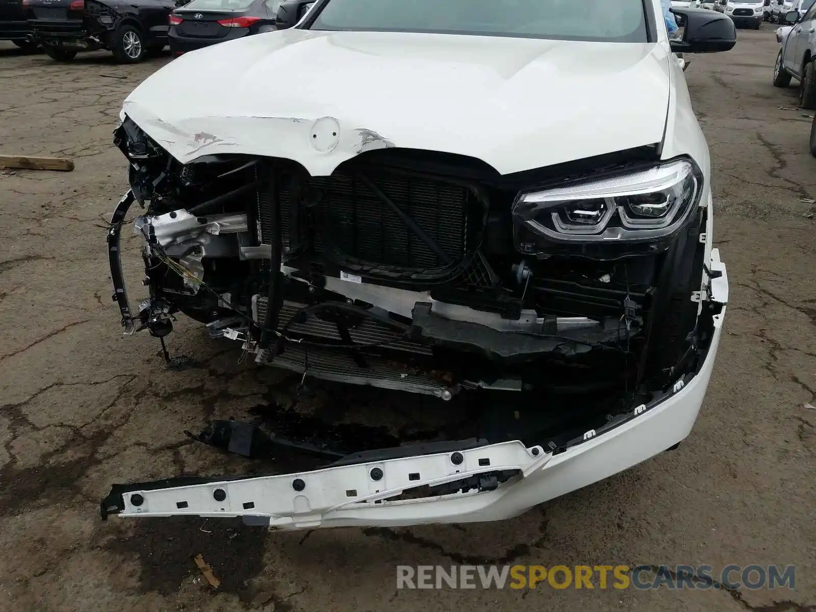 9 Photograph of a damaged car 5YMUJ0C07LLU67419 BMW X4 2020