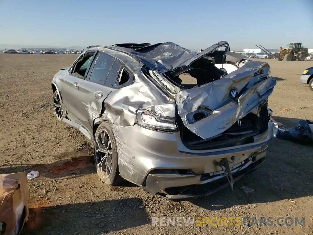 3 Photograph of a damaged car 5YMUJ0C08LLA99576 BMW X4 2020