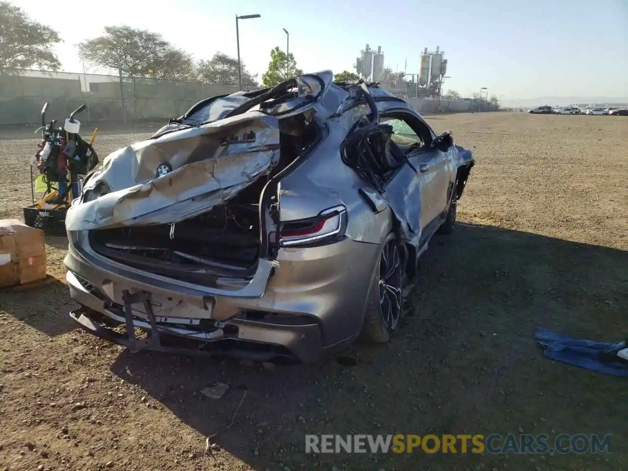 4 Photograph of a damaged car 5YMUJ0C08LLA99576 BMW X4 2020