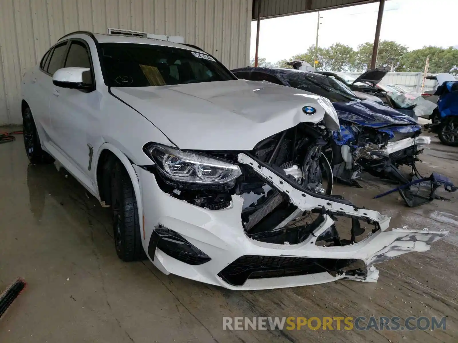 1 Photograph of a damaged car 5YMUJ0C08LLU67140 BMW X4 2020
