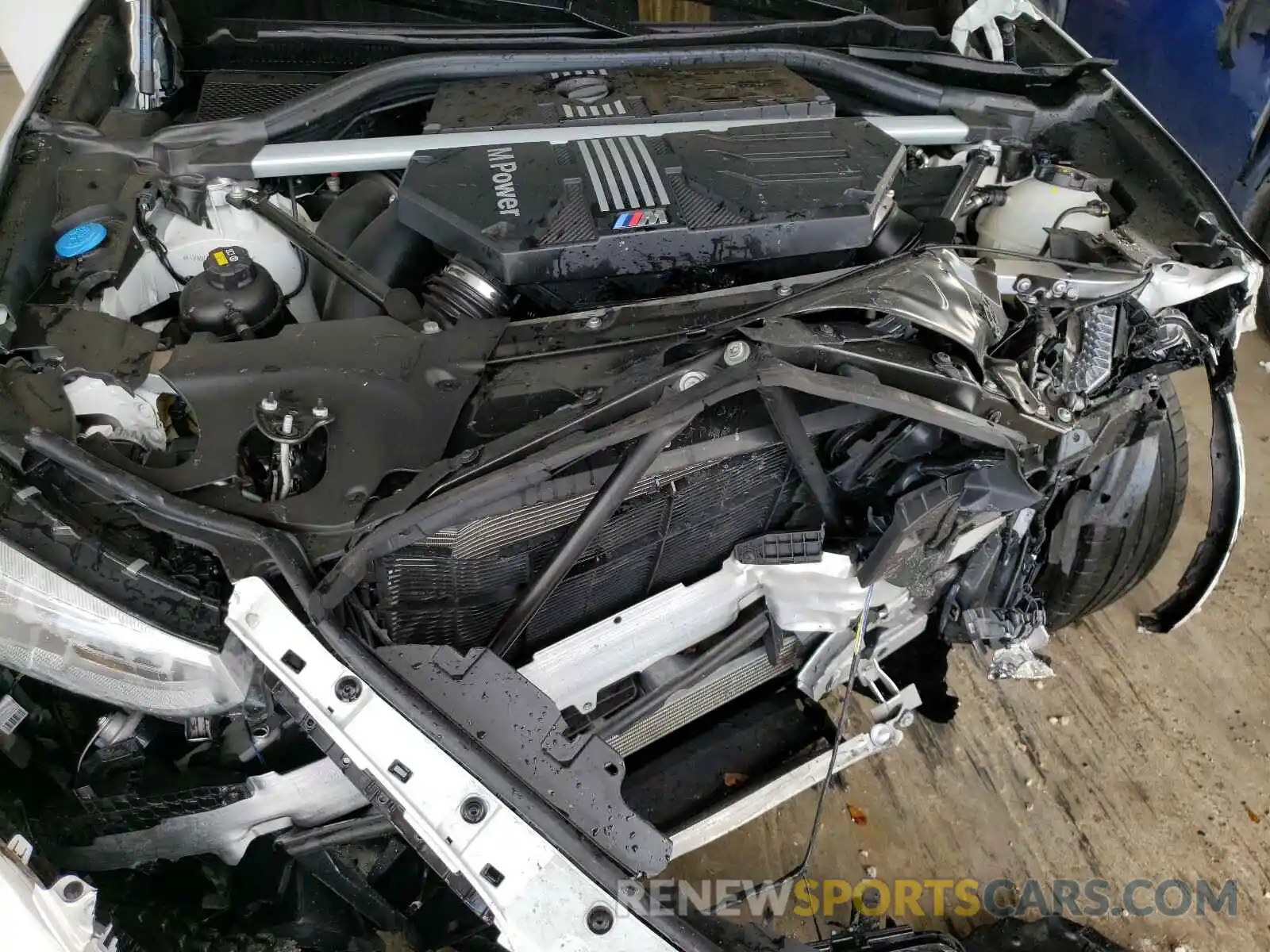 7 Photograph of a damaged car 5YMUJ0C08LLU67140 BMW X4 2020