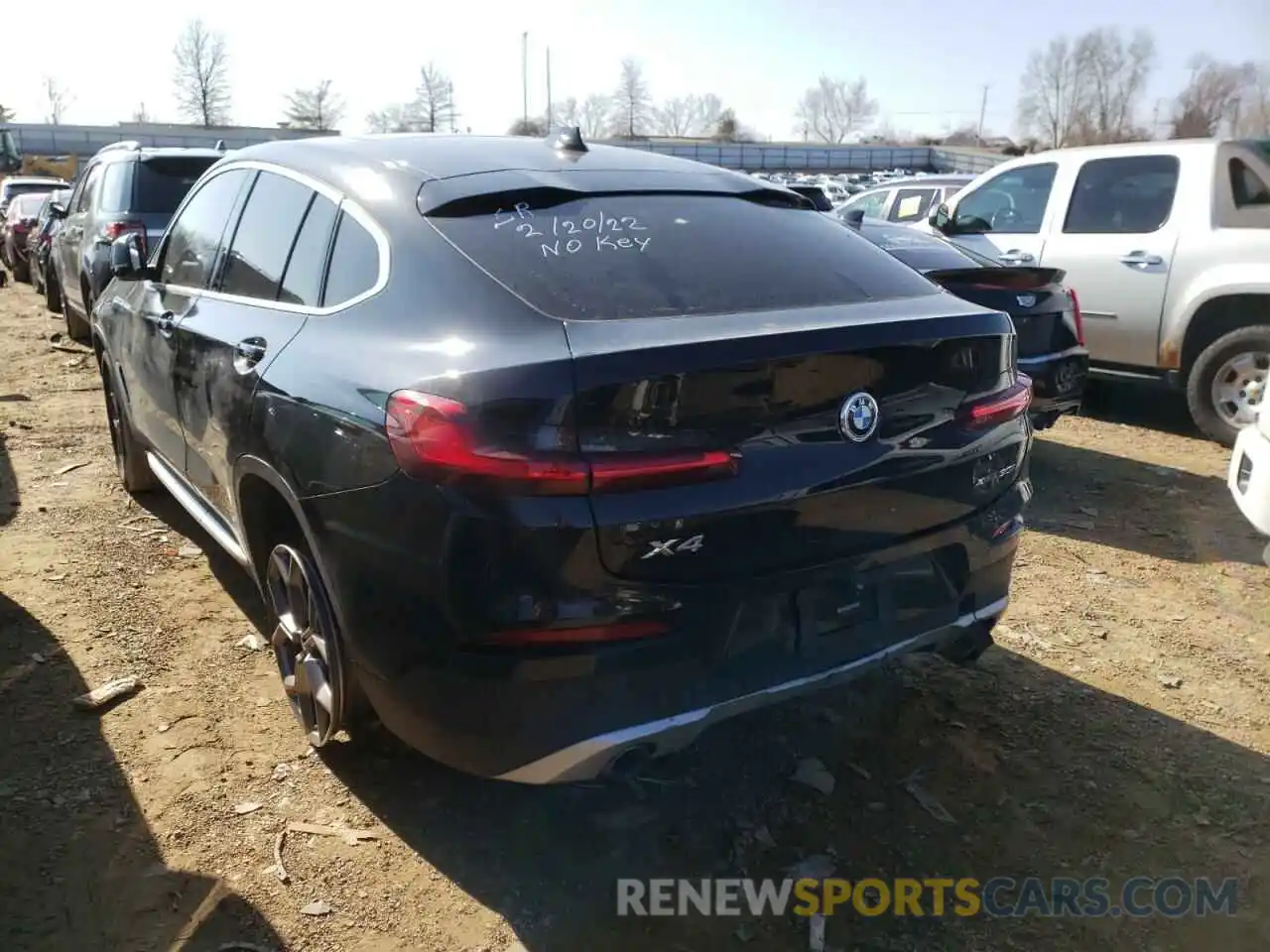 9 Photograph of a damaged car 5UX2V1C00M9E20811 BMW X4 2021